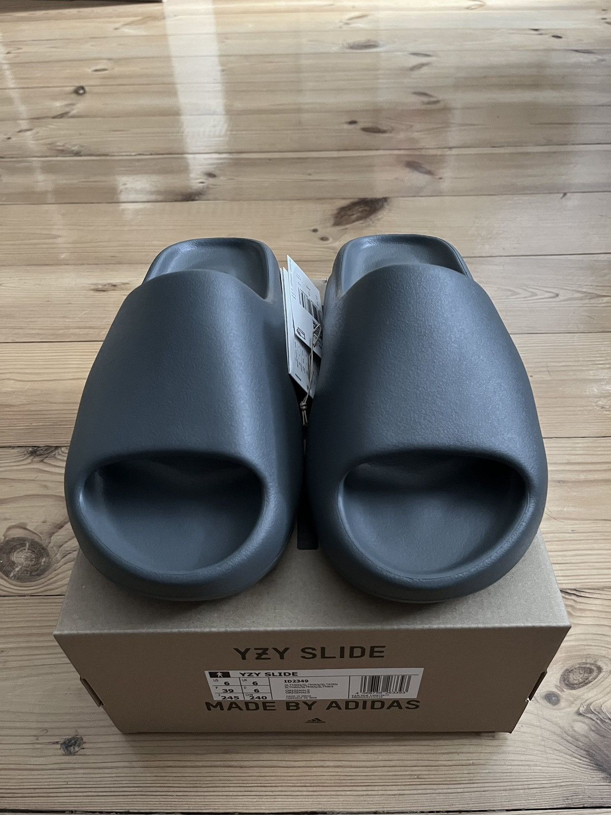 adidas gazelle silver green womens Yeezy Slide main image 0