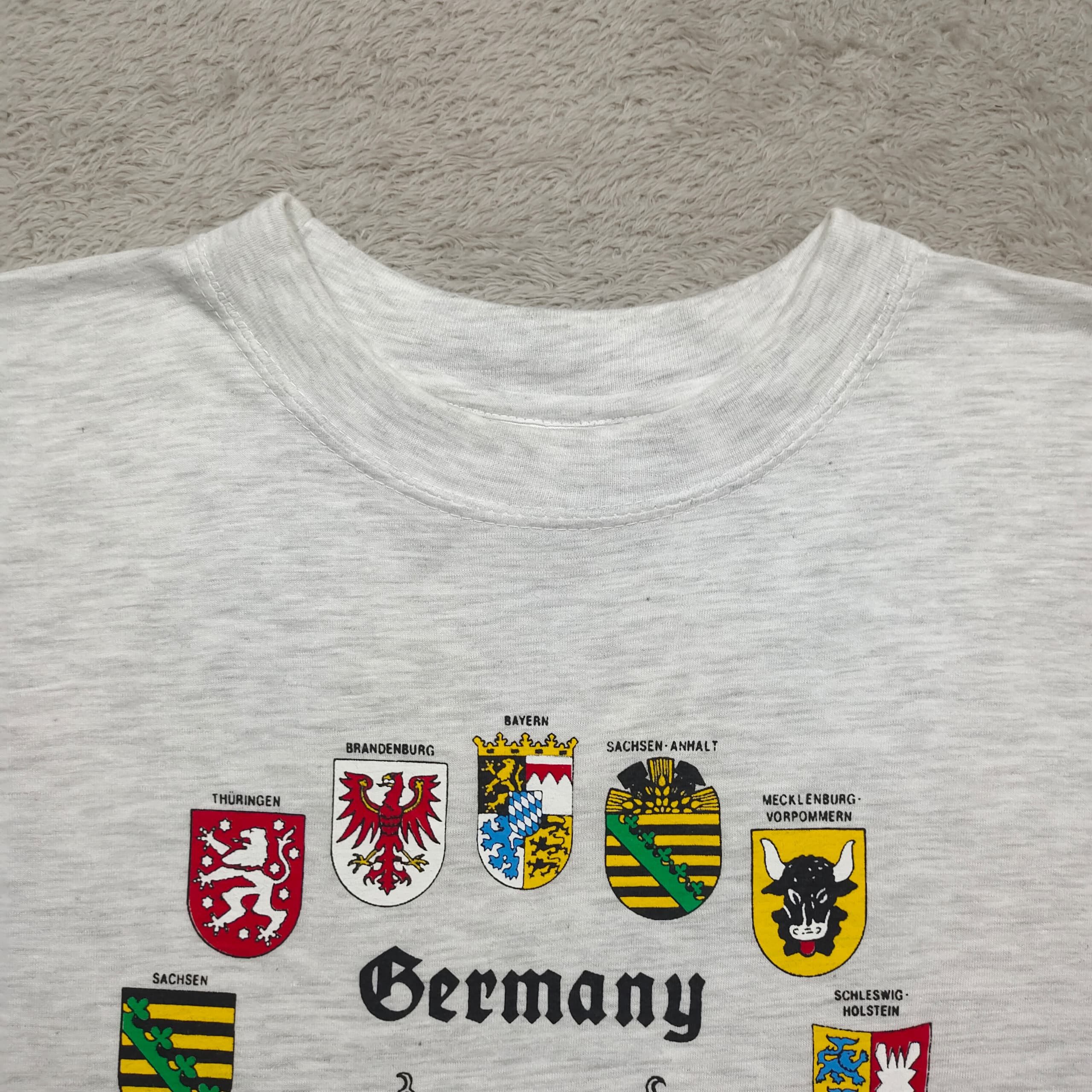 Vintage Vintage Germany Coat of Arms Bundesadler Eagle Souvenir Tee Size US M / EU 48-50 / 2 - 2 Thumbnail