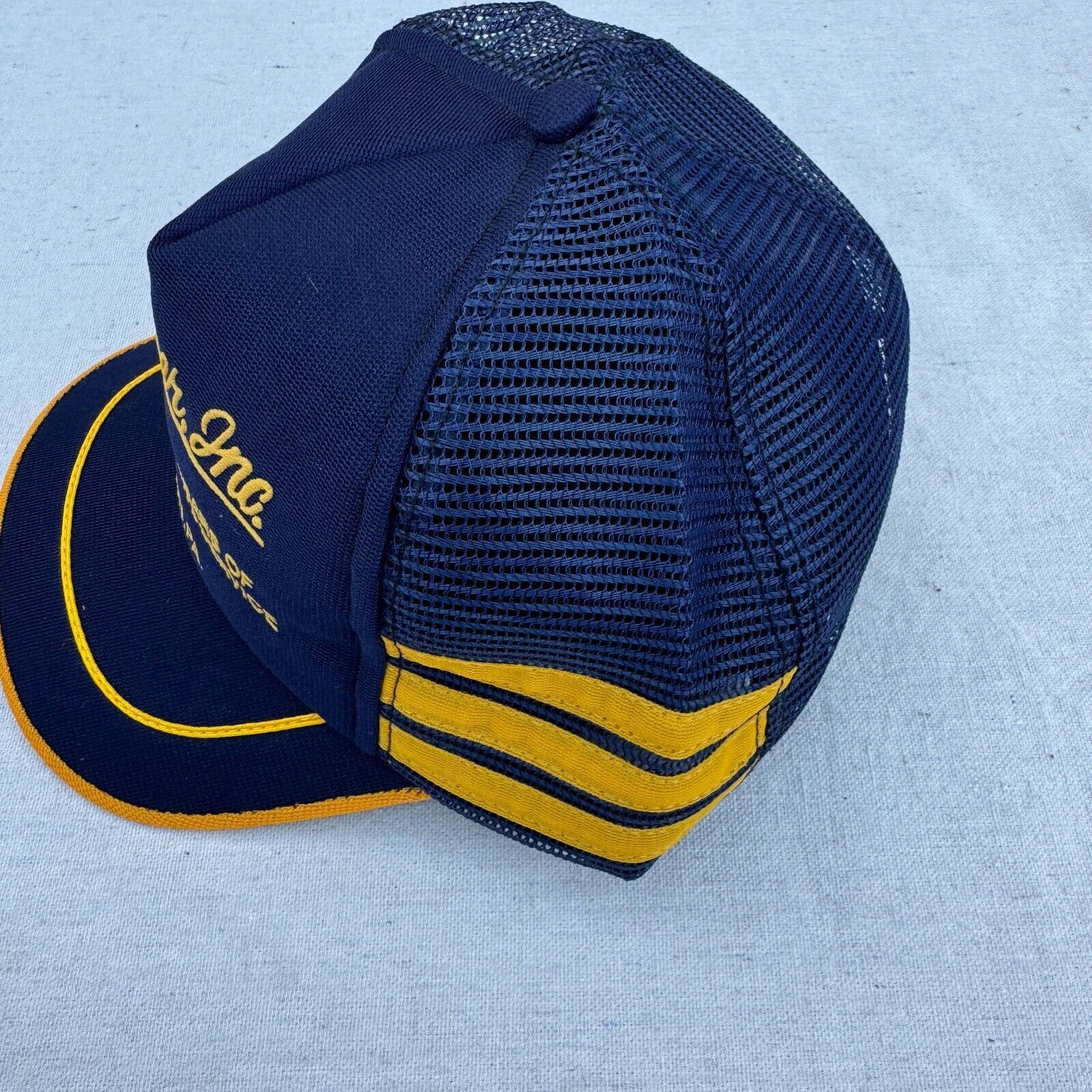 Vintage Vintage C J Wagner Inc 3 Stripe Mesh Snapback Trucker Hat Size ONE SIZE - 4 Thumbnail