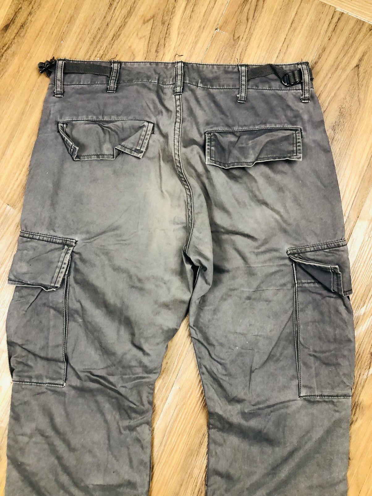 Attachment ATTACHMENT Made in Japan Wide Leg Cargo Pants (40) Size US 31 - 13 Thumbnail