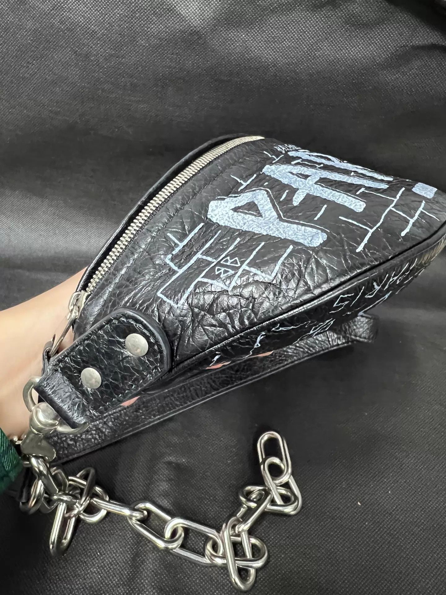 Balenciaga Balenciaga Black Graffiti Chest Bag 99 New Size ONE SIZE - 3 Thumbnail