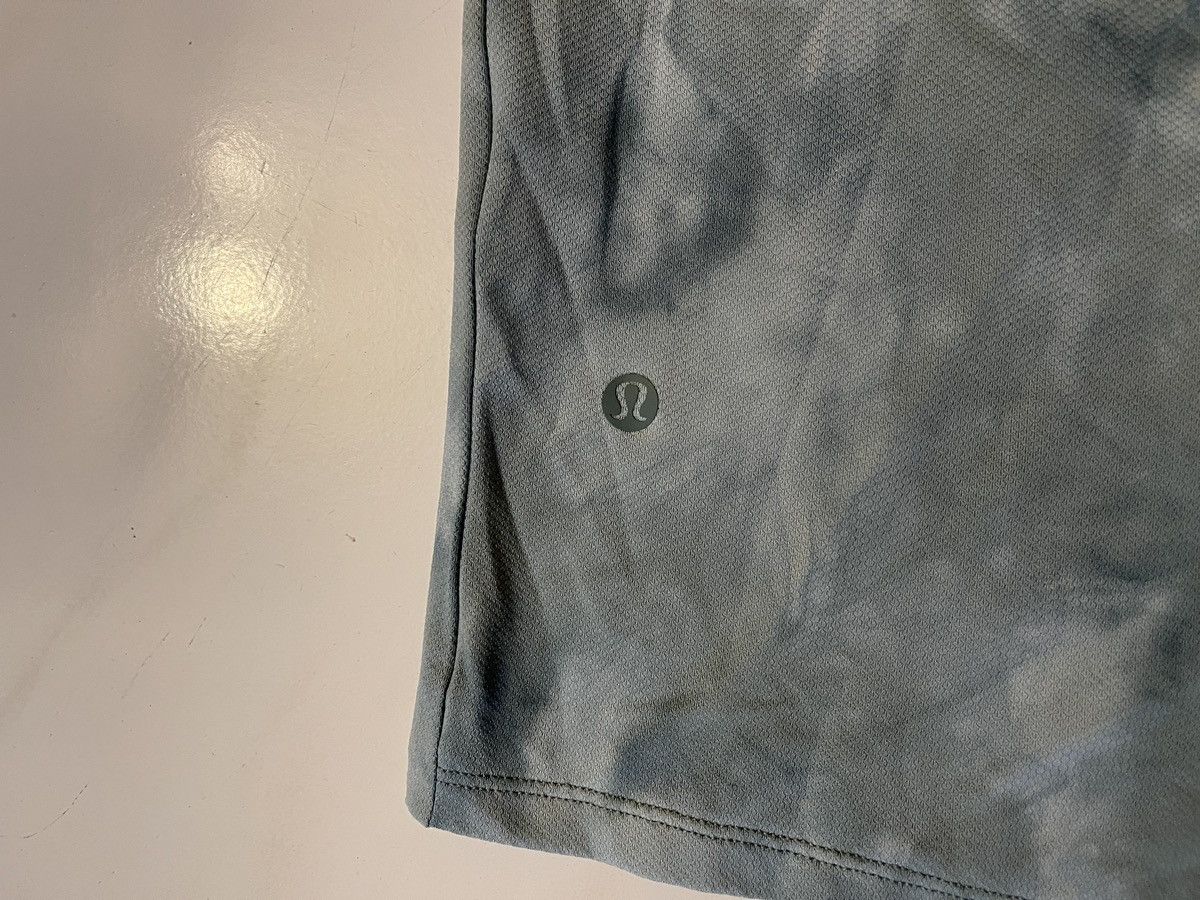 Lululemon Lululemon Shirt Mens Large Blue Tie Dye Active Wicking Size US L / EU 52-54 / 3 - 7 Thumbnail