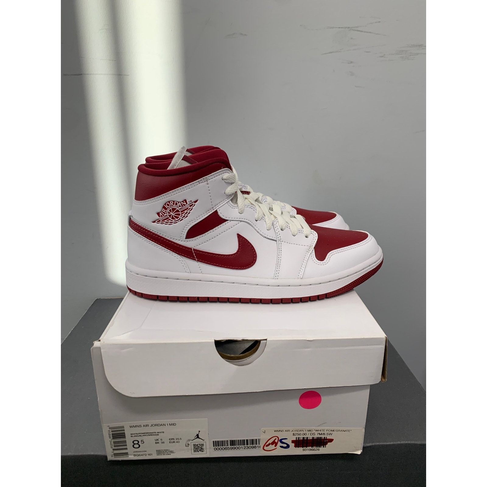 Nike Air Jordan 1 Mid Reverse Chicago Women's 8.5 NEW