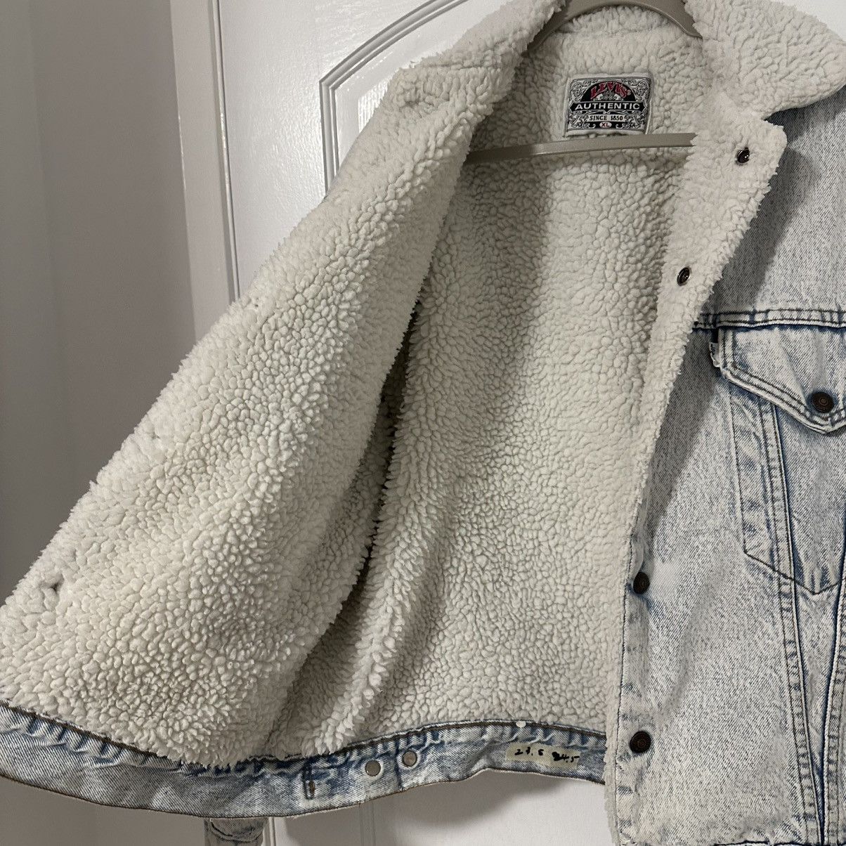 Levi's Vintage 1990s Levi's Sherpa Denim Trucker Jacket Size US XL / EU 56 / 4 - 9 Thumbnail
