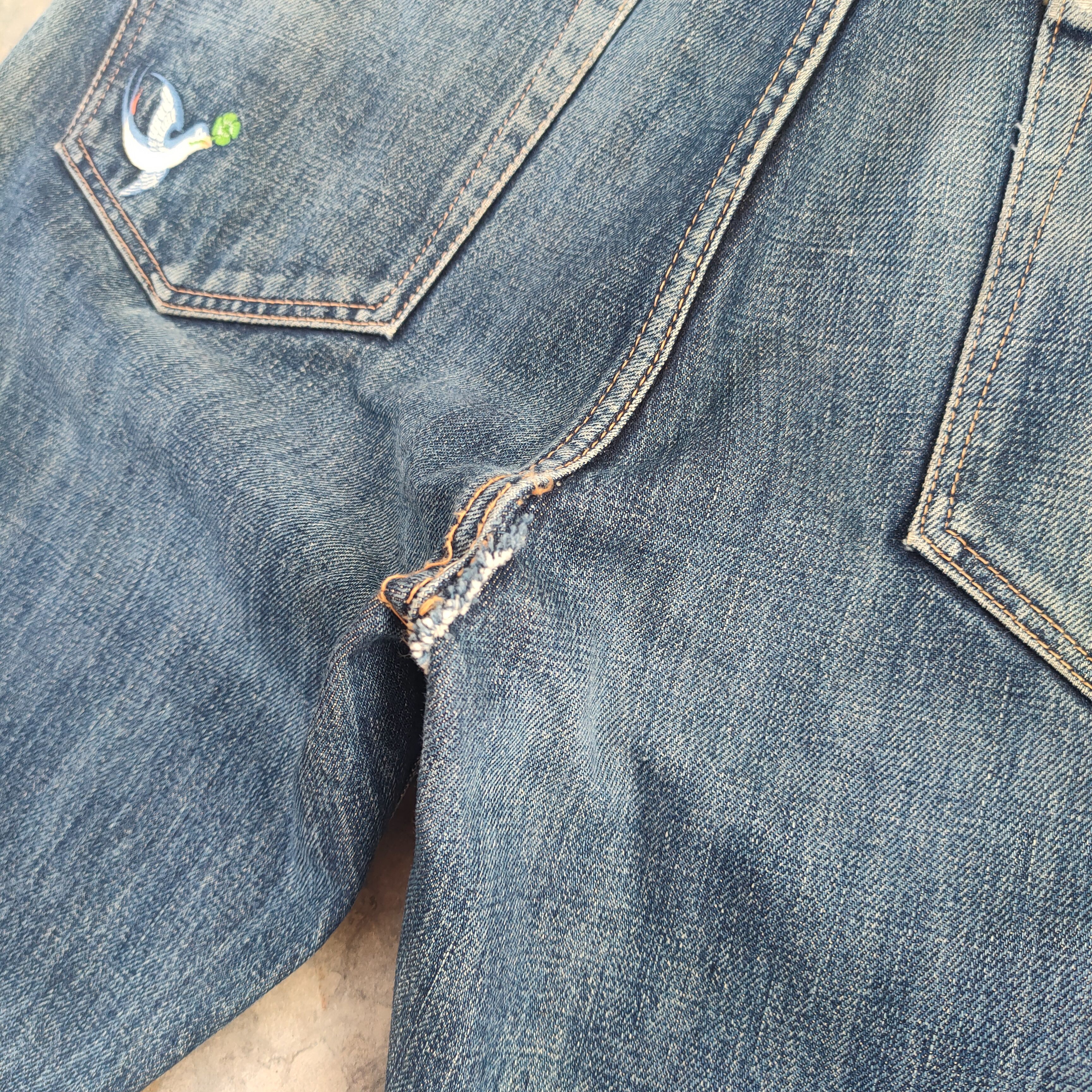 Japanese Brand W32 VINTAGE ROTAR SELVEDGE BUTTON FLY FADED RIPPED DENIM Size US 32 / EU 48 - 12 Thumbnail