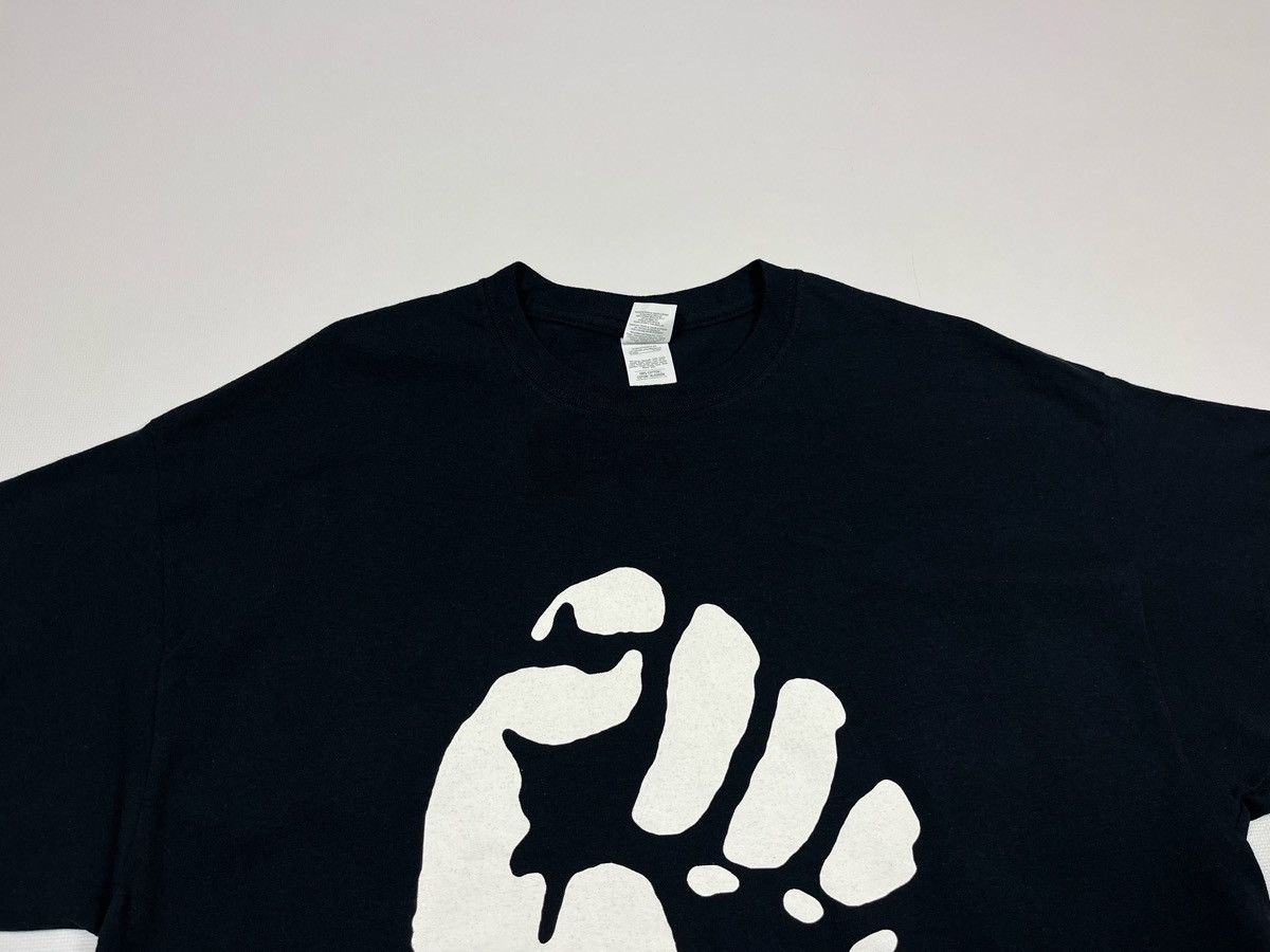 Rage Against The Machine 2014 Rage Against The Machine Tee T-Shirt Fist logo size XL Size US XL / EU 56 / 4 - 4 Thumbnail
