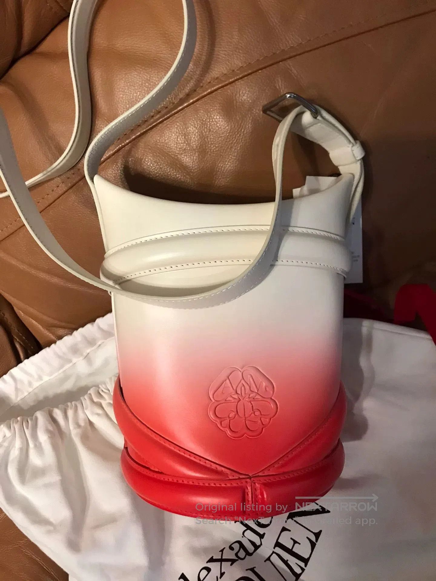 Alexander McQueen Alexander McQueen Gradient Leather Bucket Bag. Size ONE SIZE - 4 Thumbnail