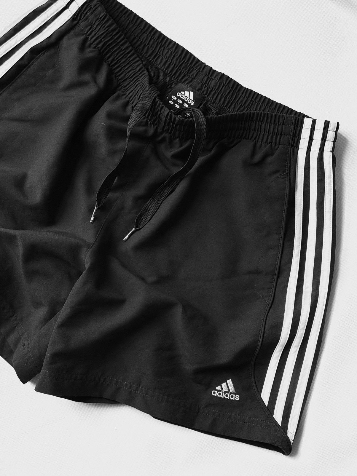 Vintage Vintage Y2K Adidas Pinterest Shorts Streetwear 90s Size US 32 / EU 48 - 10 Thumbnail