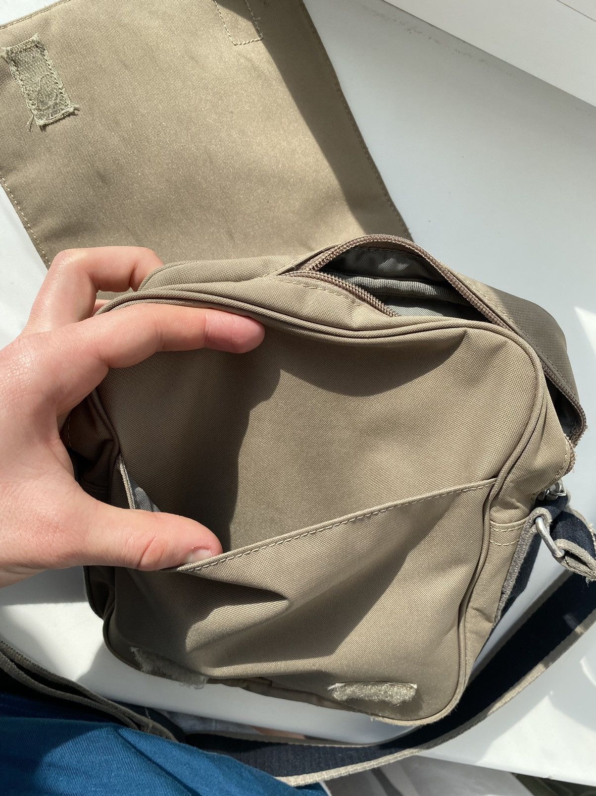 Lacoste Lacoste messenger shoulder bag brown colr with vintage strap Size ONE SIZE - 10 Thumbnail