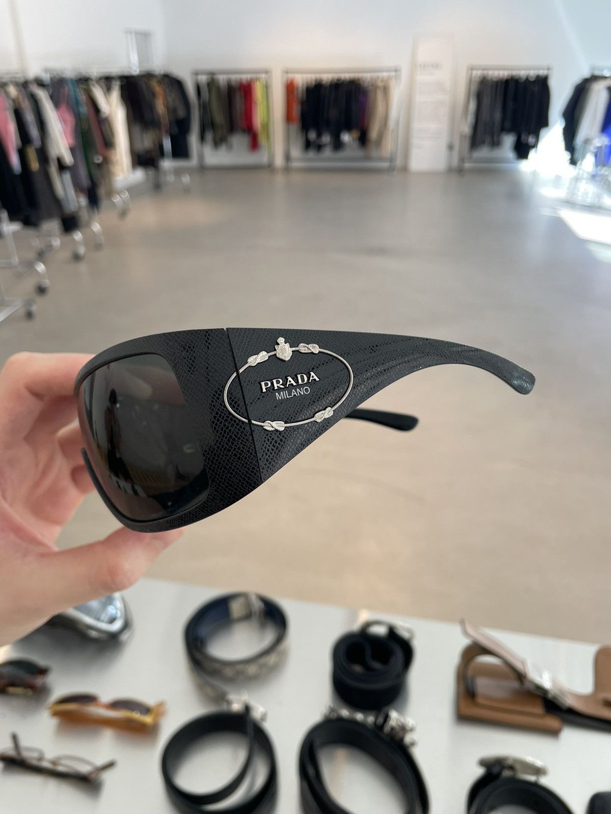 Prada Prada shied sunglasses Size ONE SIZE - 7 Thumbnail