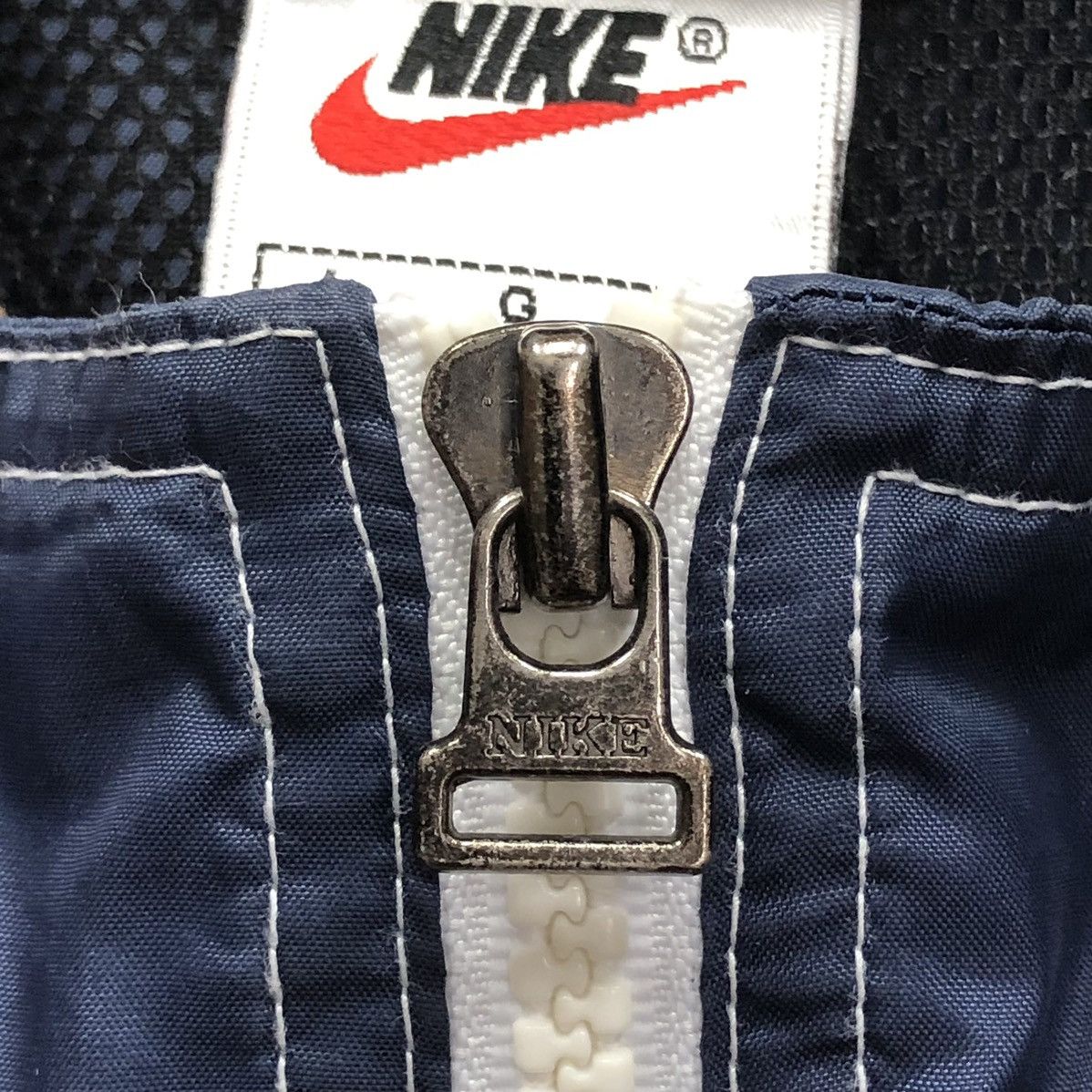 Nike VINTAGE 90S NIKE EMBROIDERY LOGO WINDBREAKER JACKET Size US L / EU 52-54 / 3 - 16 Thumbnail