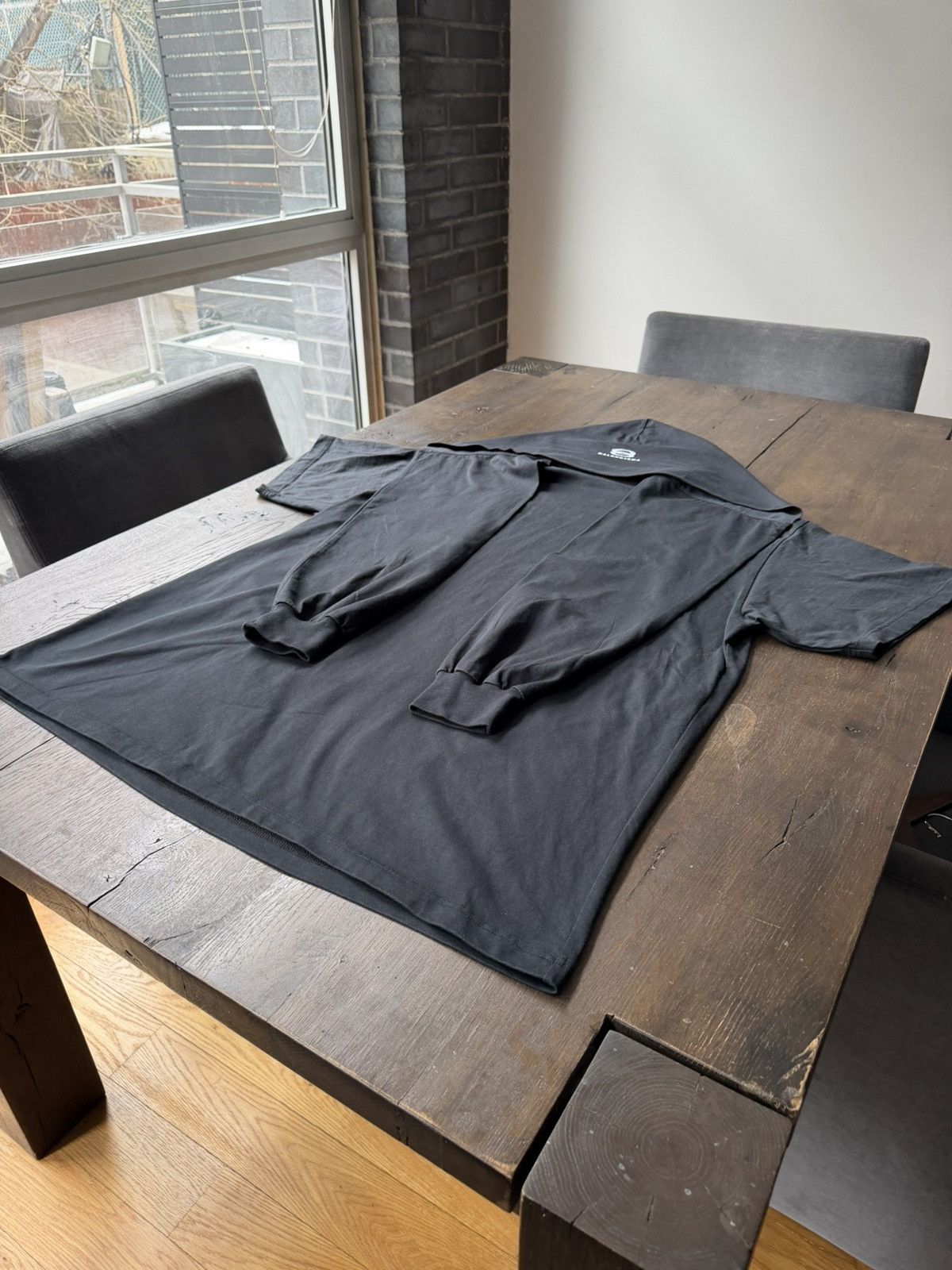 Balenciaga Balenciaga incognito short sleeve t-shirt size 3 Size US L / EU 52-54 / 3 - 3 Thumbnail