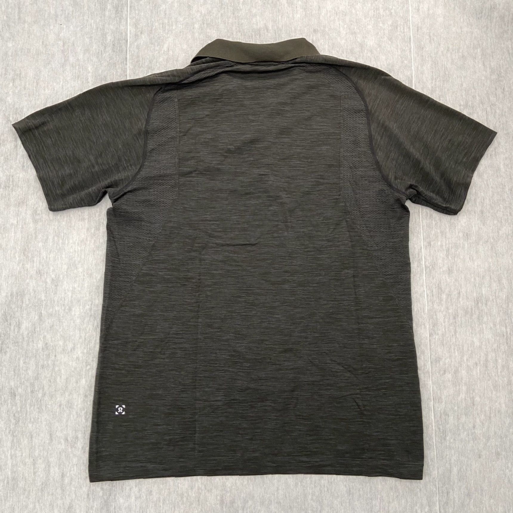 Lululemon Lululemon Polo Shirt Mens Large Black Short Sleeve Skull Logo Breathable Breathe Metal Vent Tech Heathered Polo Mens Size US L / EU 52-54 / 3 - 2 Thumbnail