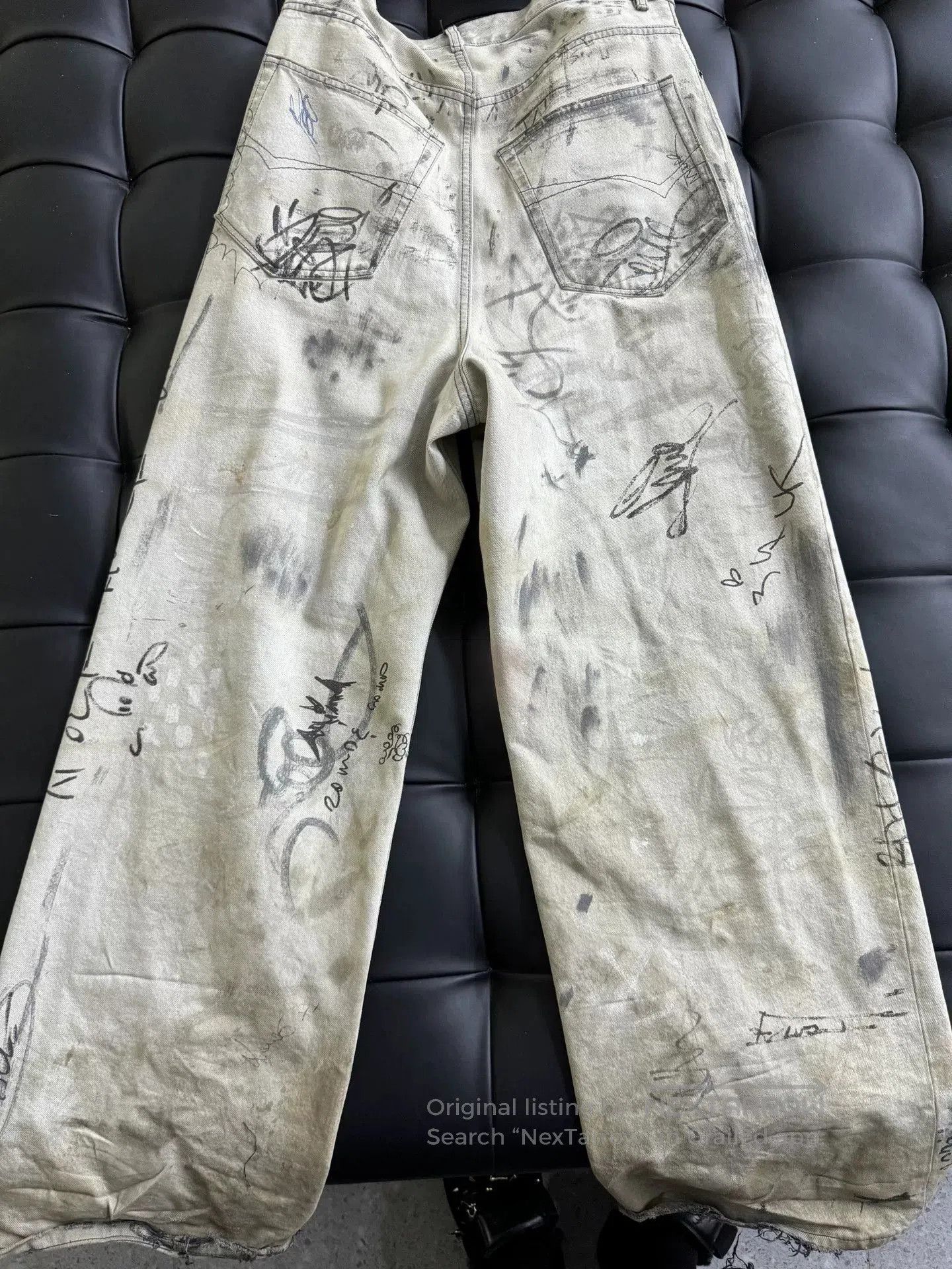 Balenciaga Balenciaga White Graffiti Denim Pants. Size US 26 / EU 42 - 2 Thumbnail