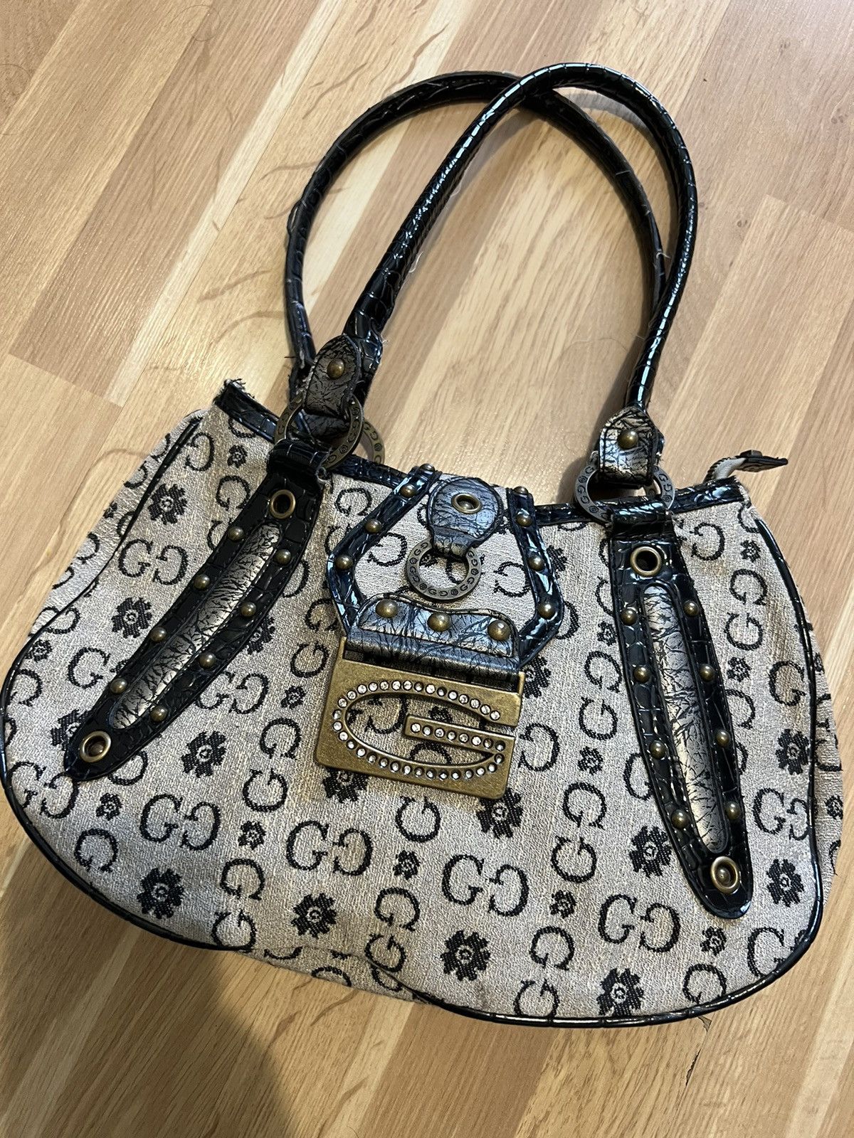 Vintage Guess shoulder bag archive y2k punk monogram