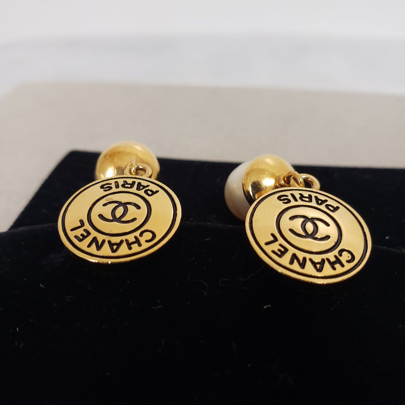Chanel Chanel Paris CC Faux Pearl Dangle Clip On Size ONE SIZE - 3 Thumbnail