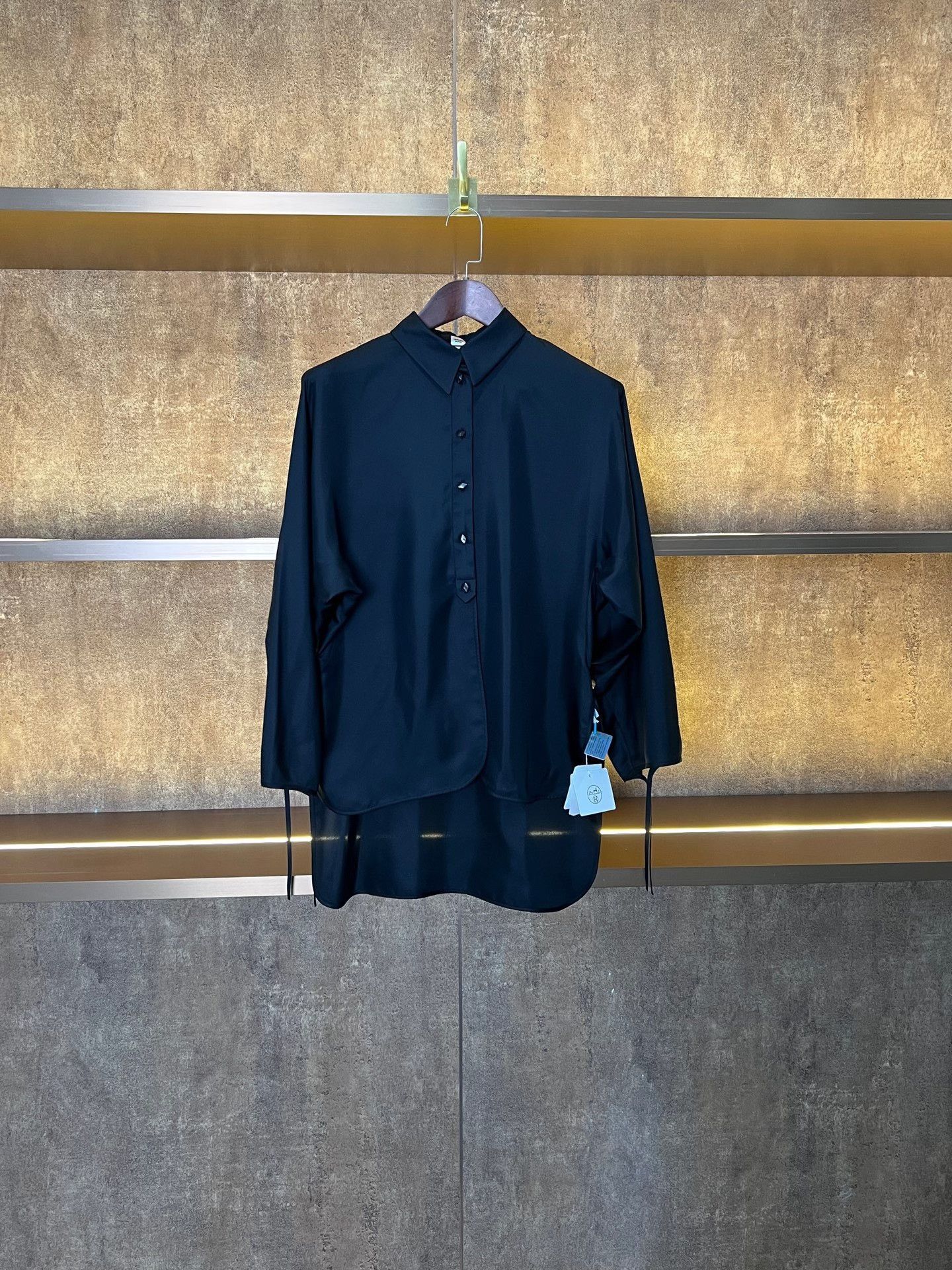 Hermes Hermes Black Irregular Hem Silk Shirt Size XS / US 0-2 / IT 36-38 - 1 Thumbnail