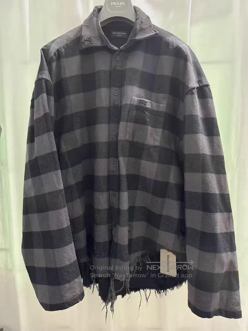 Balenciaga Balenciaga Black Grey Plaid Embroidered Logo Fringe Distre Size US M / EU 48-50 / 2 - 1 Thumbnail