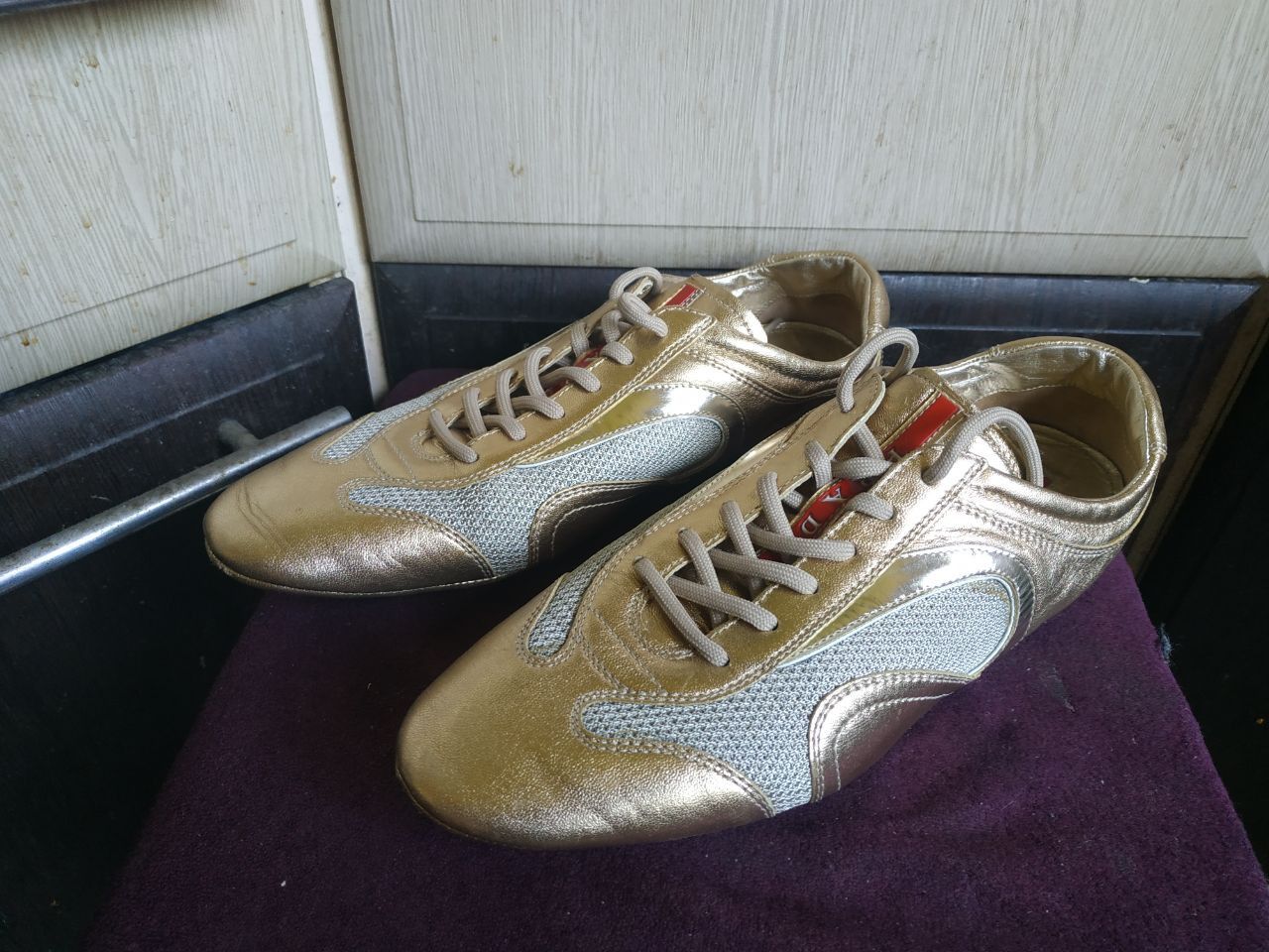 Prada Prada Linea Rossa Gold Metallic Sneakers EU39.5 Size US 9 / IT 39 - 18 Thumbnail