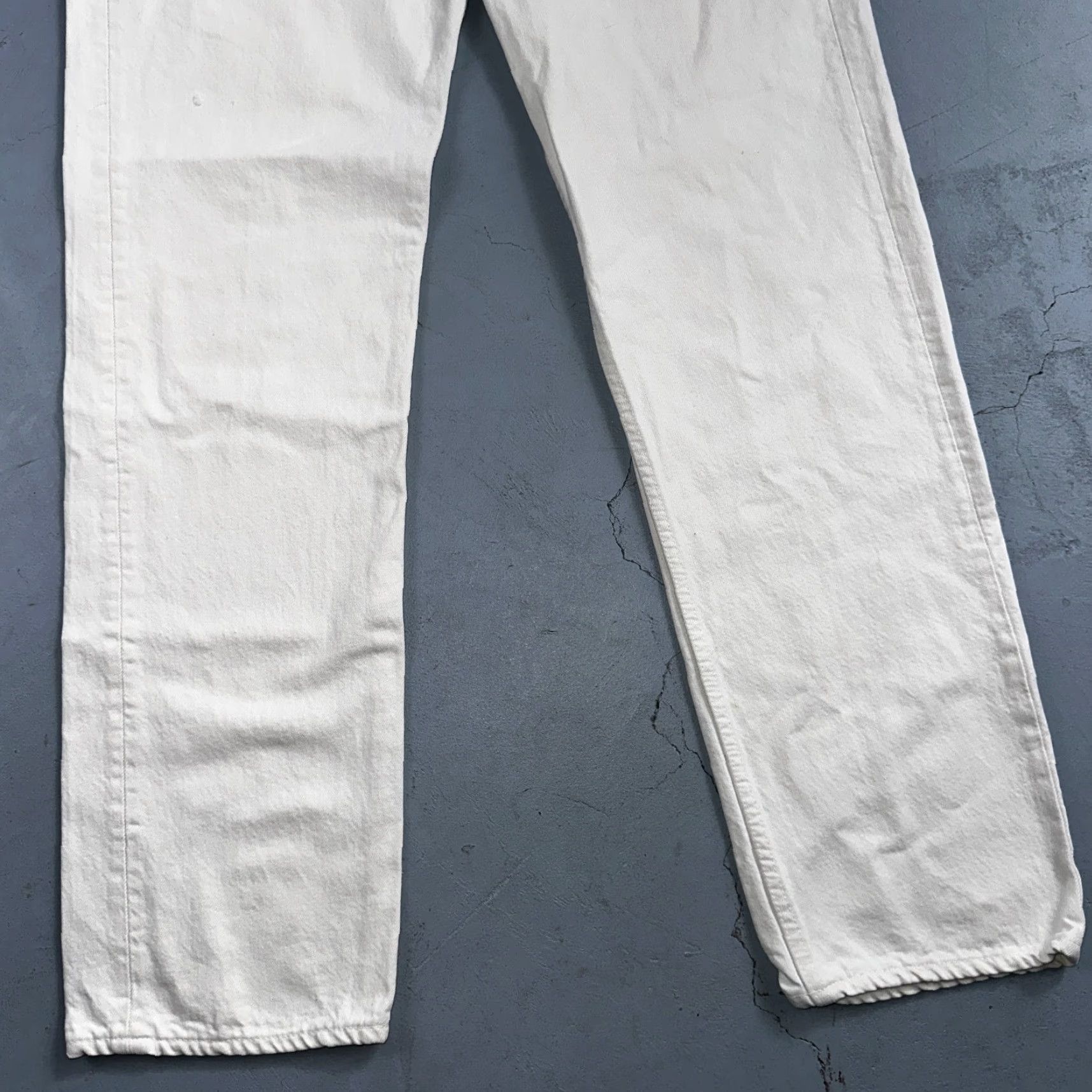 Levi's VINTAGE Levi's 501 Straight Leg Jeans White Light Wash 34x32 90s USA Mens Size US 34 / EU 50 - 3 Thumbnail