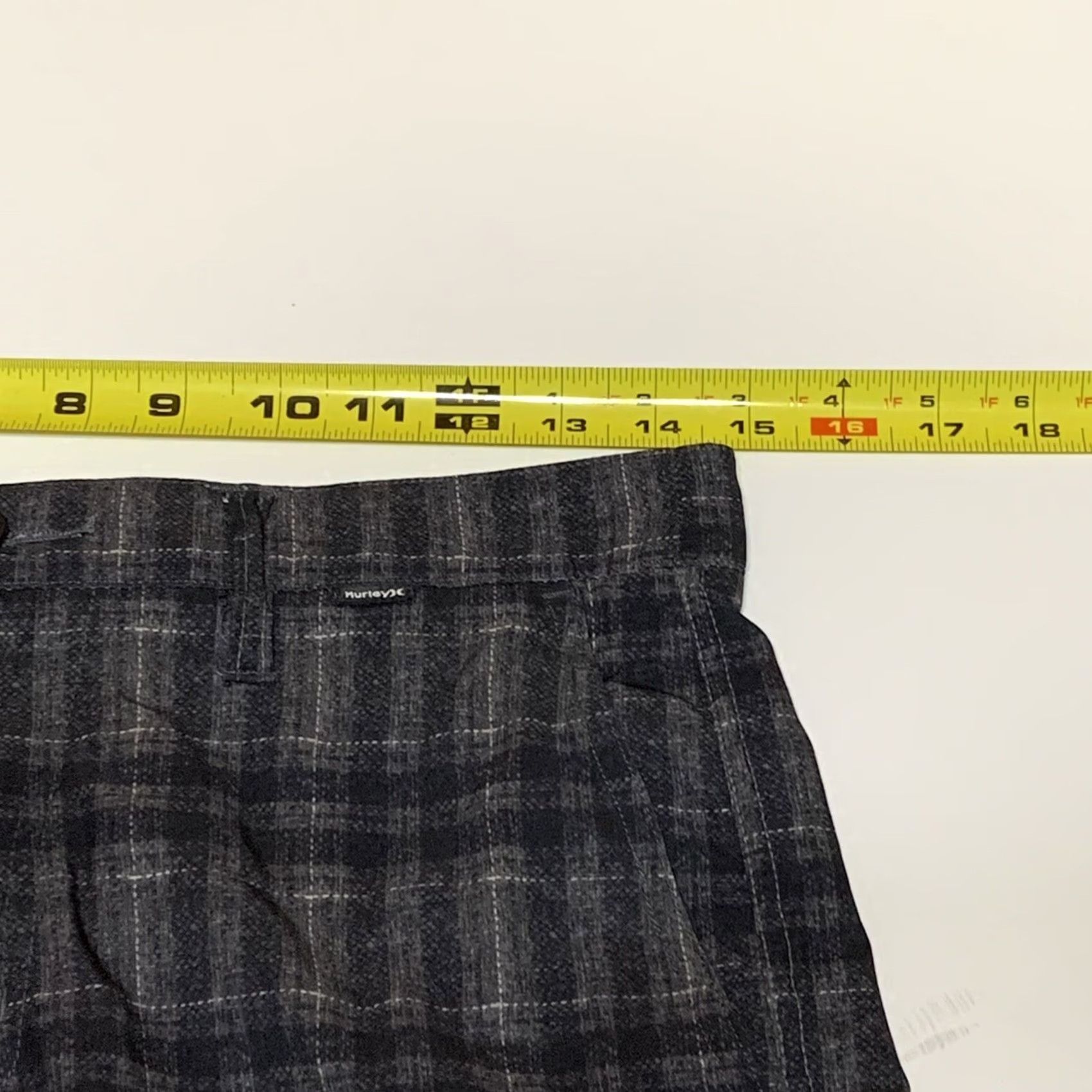 Hurley Hurley Phantom Board Shorts Hybrid Chino Men 29 Gray Plaid Inseam 11in Casual Regular Pockets Moisture Wicking Quick Dry Size US 29 - 4 Thumbnail