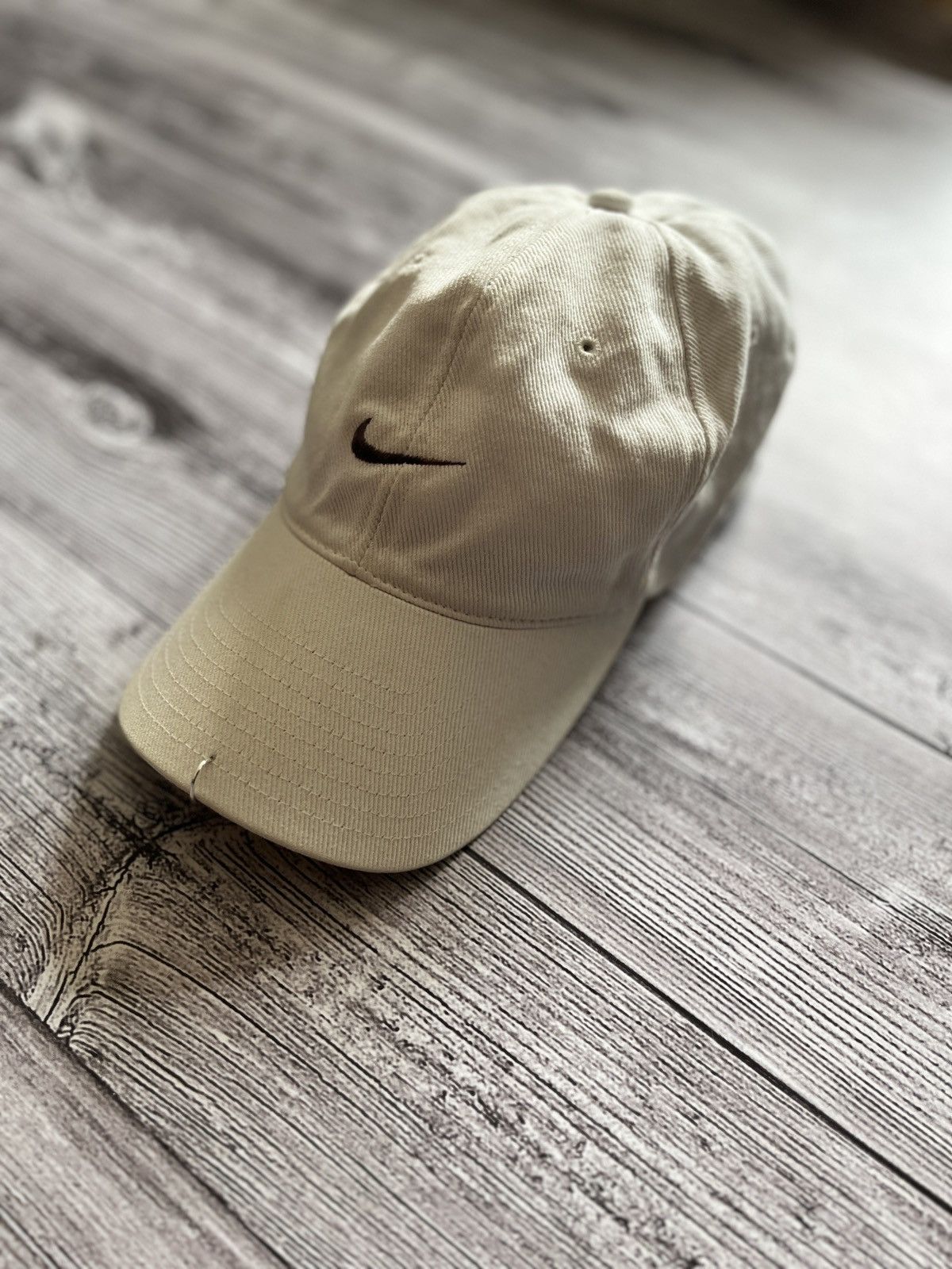 Nike × Vintage Nike Golf Off-White Cap with Piercing Detail Size ONE SIZE - 2 Thumbnail