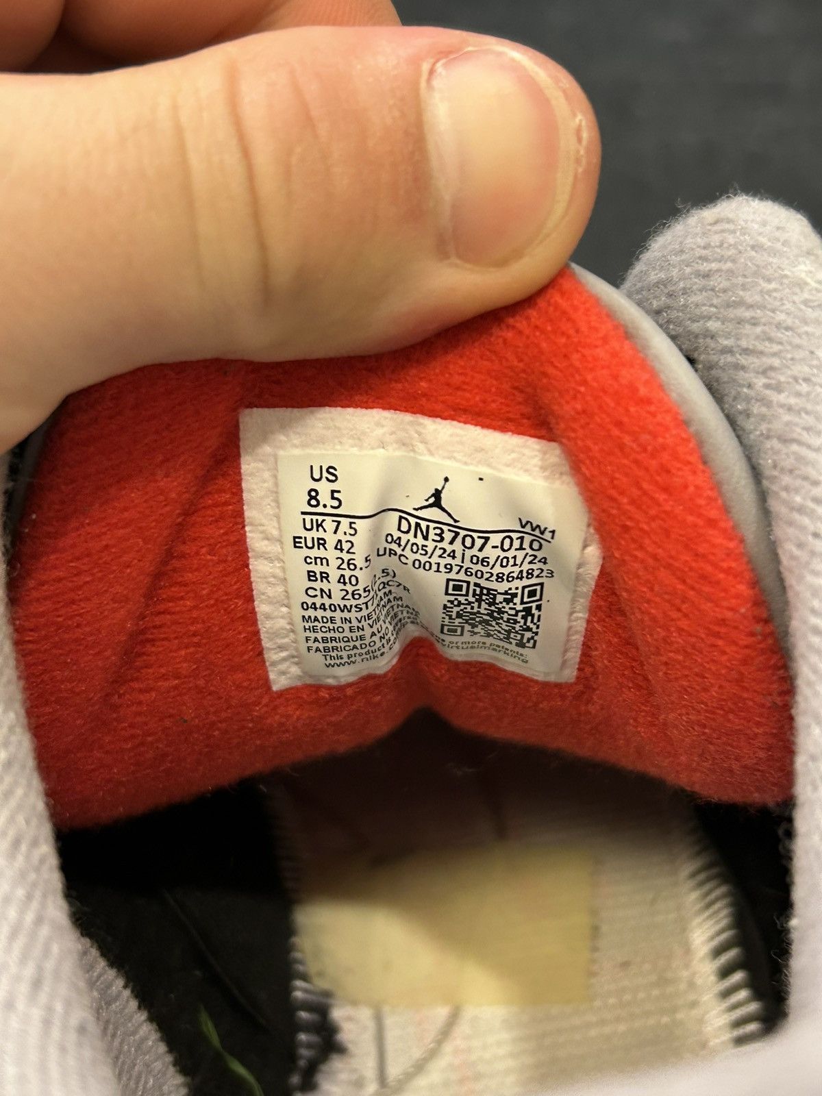 Jordan Brand Jordan 3 Retro ‘Black Cement’ Size US 8.5 / EU 41-42 - 8 Thumbnail