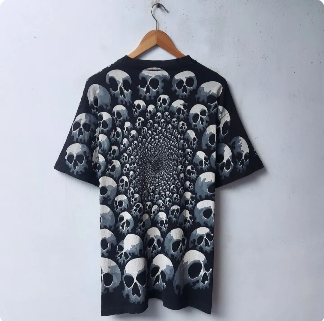 Liquid Blue × Vintage Vintage 90s Liquid Blue Chris Pinkerton Spiral Skulls Size US L / EU 52-54 / 3 - 2 Thumbnail
