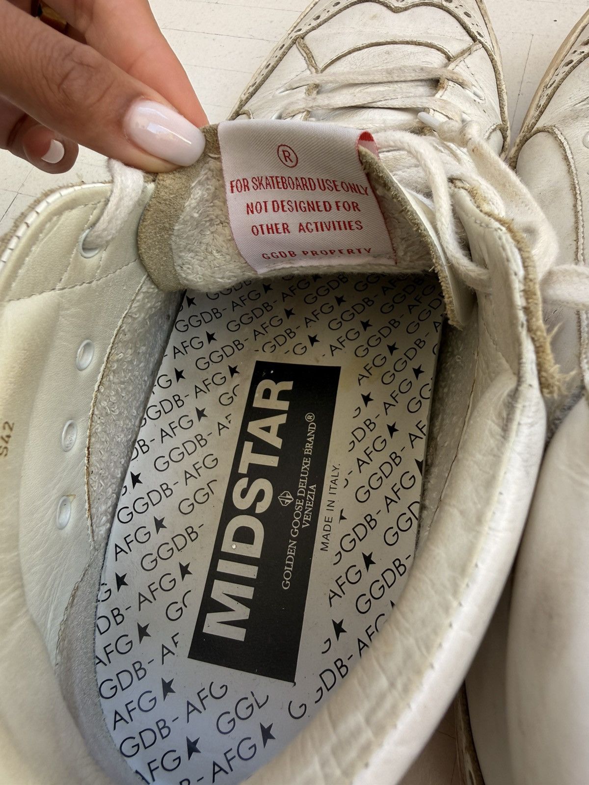 Golden Goose Golden Goose mid star - barely used Size US 9 / EU 42 - 15 Thumbnail