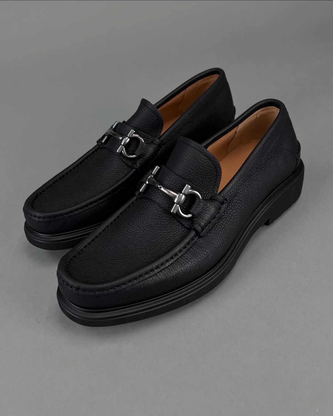 Salvatore Ferragamo o1s1rm0924 Glasgow Leather Loafers in Black Size US 12.5 / EU 45-46 - 3 Thumbnail