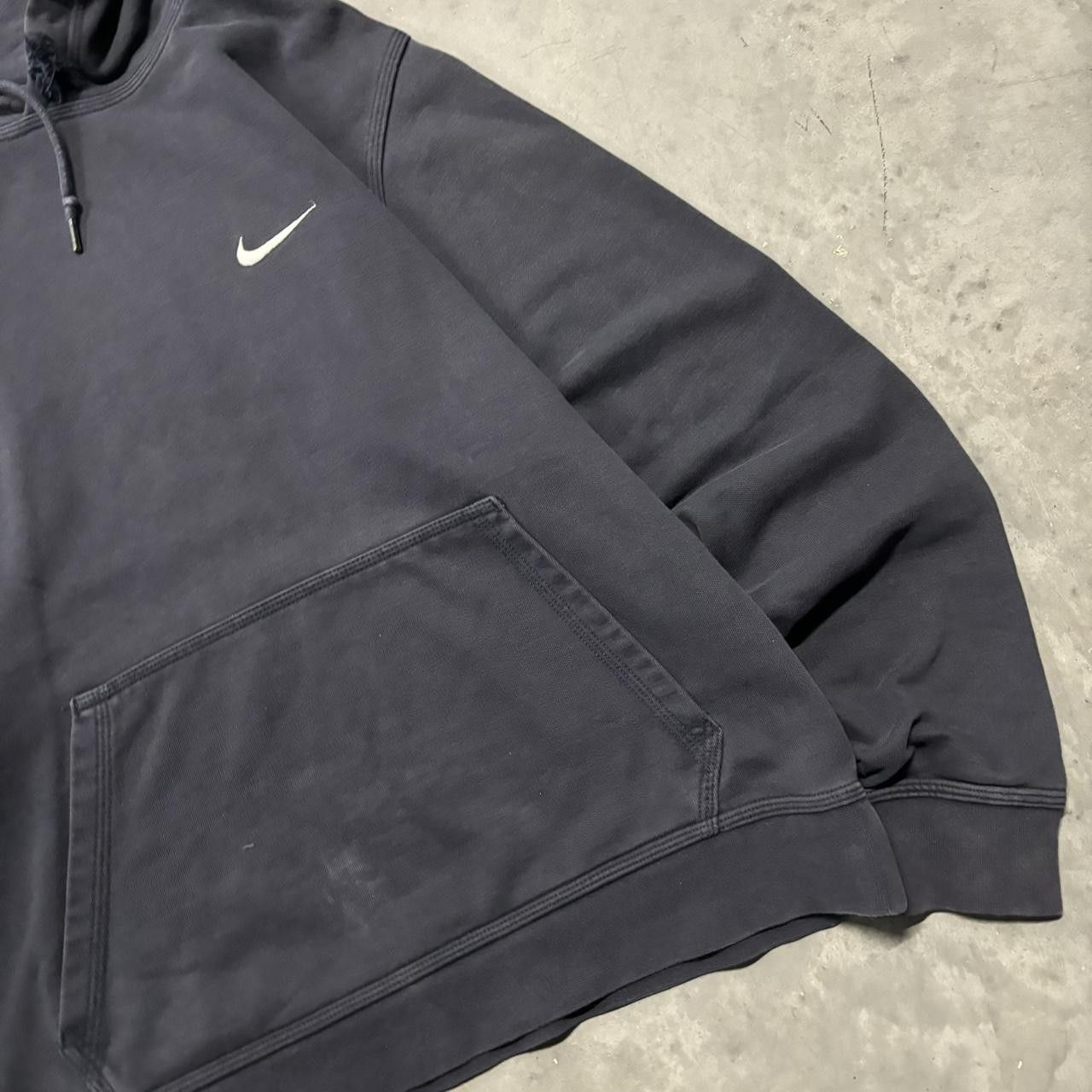Nike × Vintage Crazy Vintage Y2K/2000s Faded Black Nike Swoosh Streetwear Essential Hoodie! Size US M / EU 48-50 / 2 - 4 Thumbnail