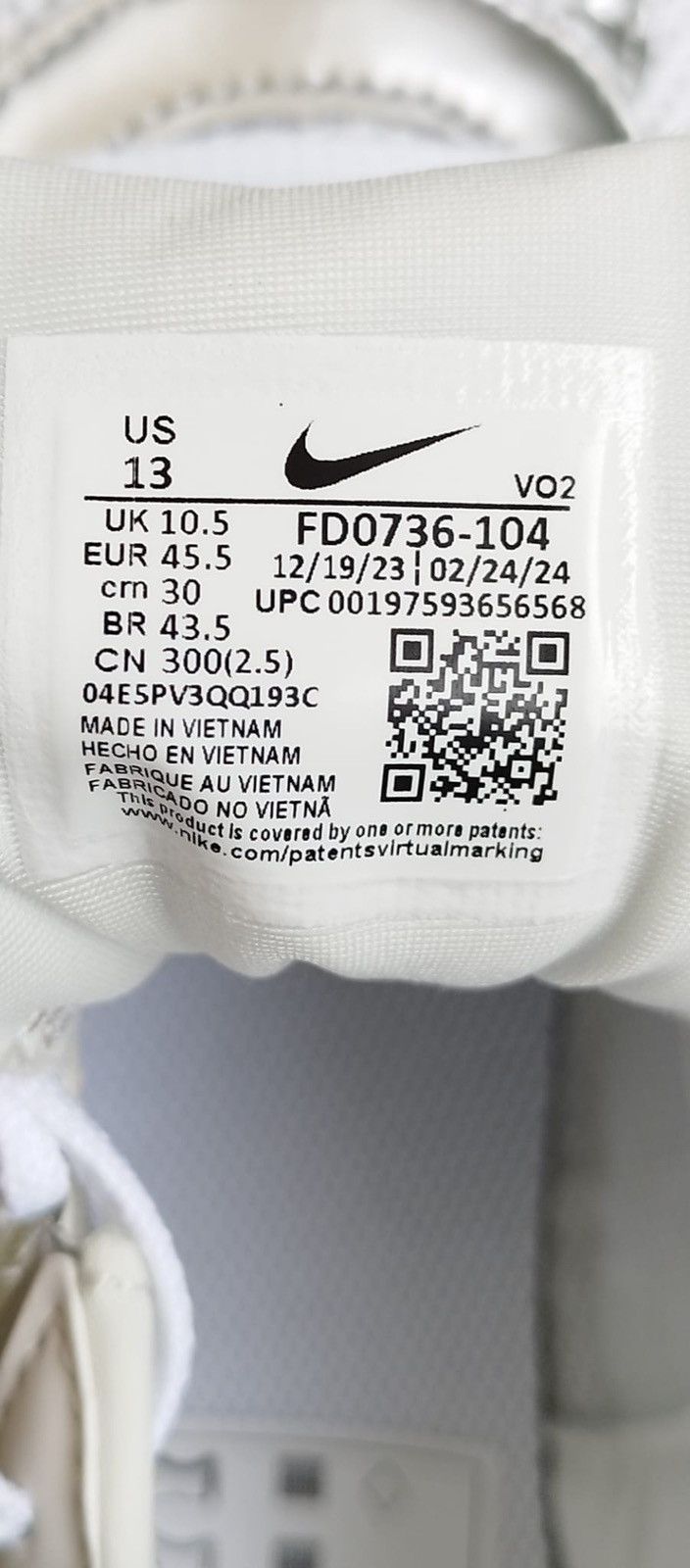 Nike Shoes Nike V2K Run Unisex Size US 11.5 / EU 44-45 - 7 Thumbnail