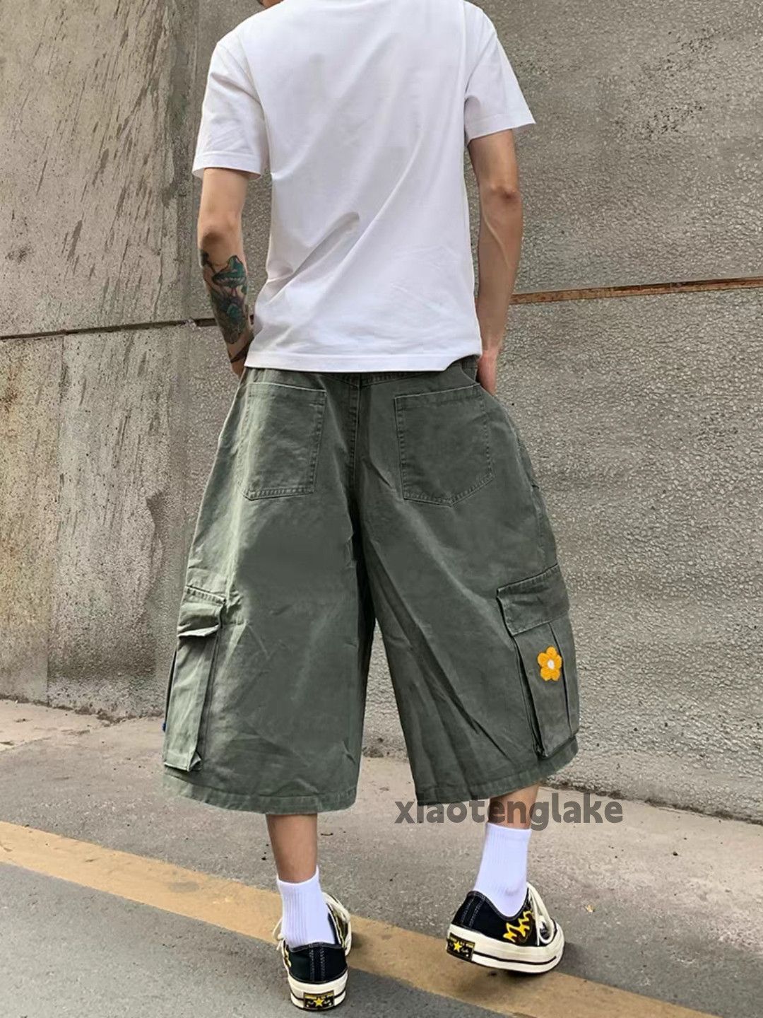 Designer × Japanese Brand × Vintage Unisex outdoor loose hiphop pattern graphic cargo shorts Size US 31 - 4 Thumbnail