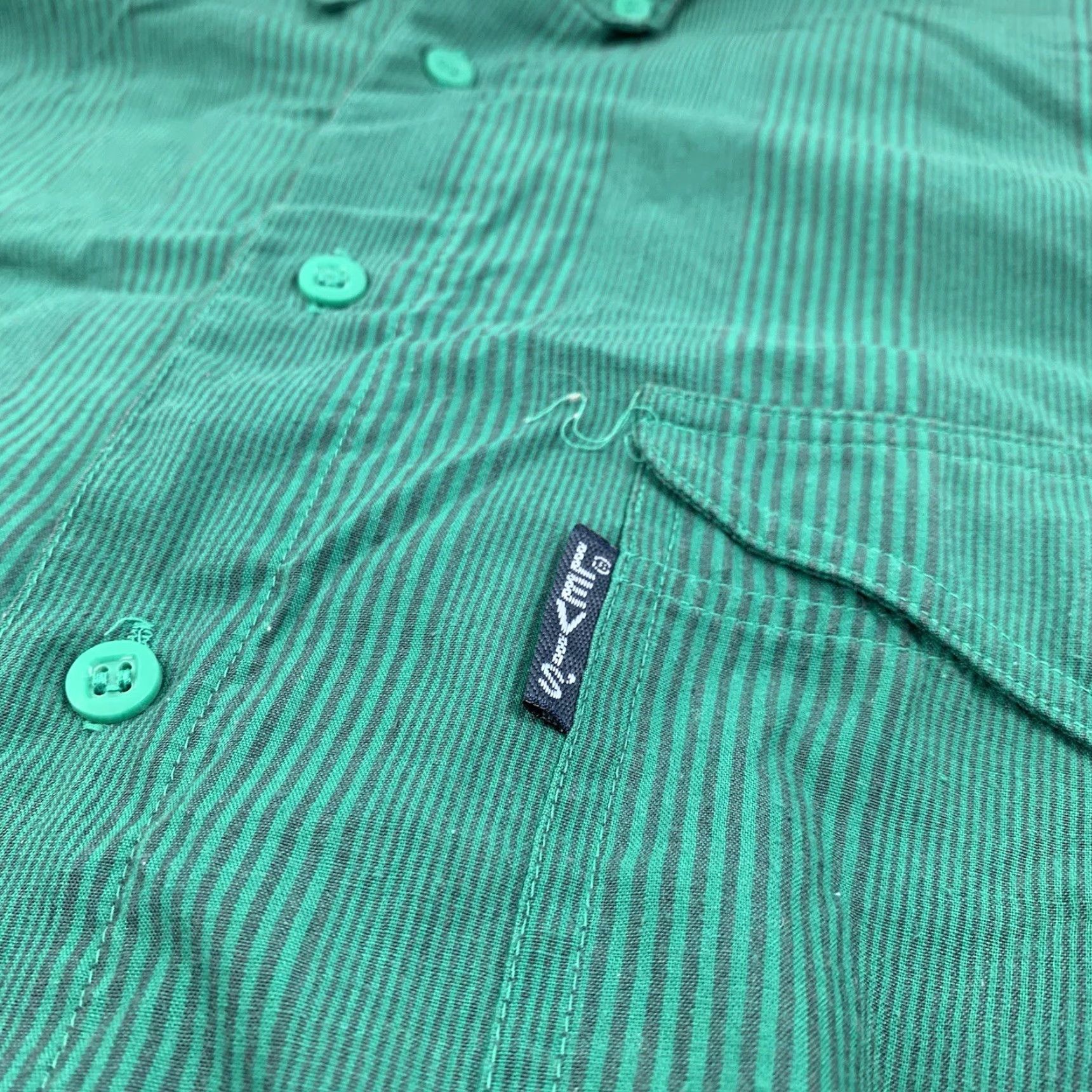 Levi's VINTAGE Levi's Button-Up Shirt Adult Large Green Stripes Silver Label USA Men Size US L / EU 52-54 / 3 - 2 Thumbnail