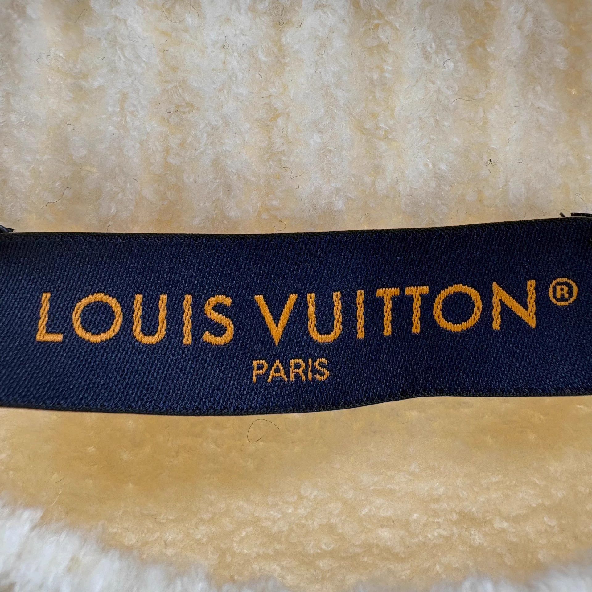 Louis Vuitton LV Logo Intarsia Teddy Sweater M 100% Wool Size US M / EU 48-50 / 2 - 7 Thumbnail