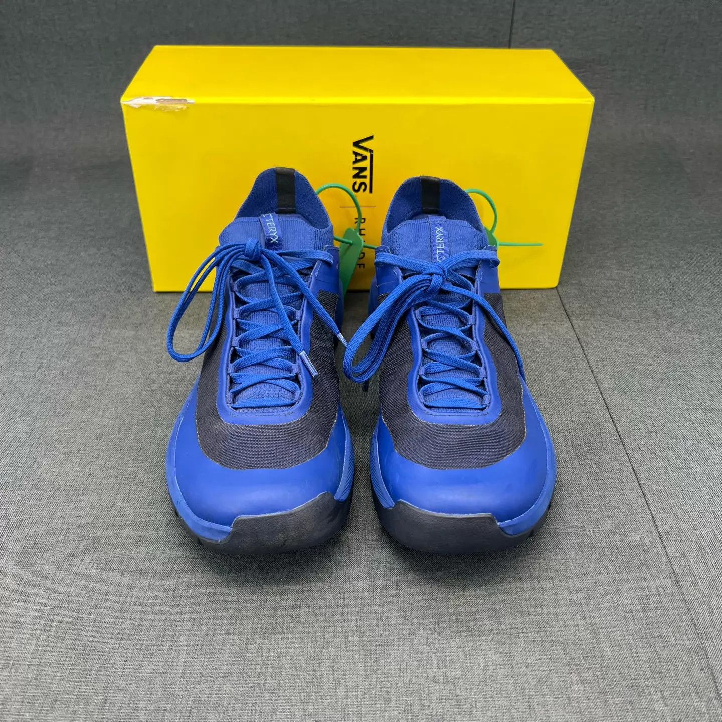 Arc'teryx Arc'teryx Vertex Alpine Blue 40 Worn a few w/ Box Size US 7 / EU 40 - 4 Thumbnail