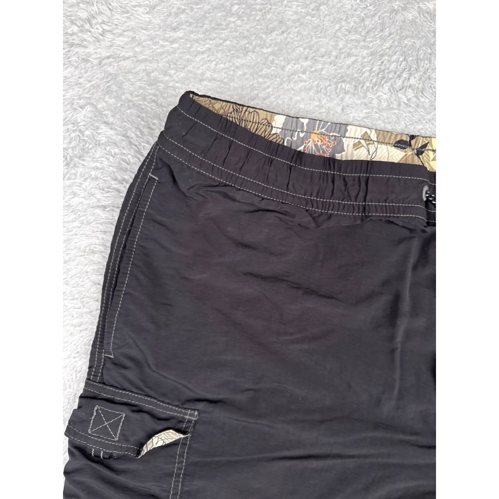 Tommy Bahama Tommy Bahama Swim Trunks Men L Black Solid Nylon Shell Lined Cargo Trunks Relax 7" Mens Black Solid Size US 33 - 4 Thumbnail