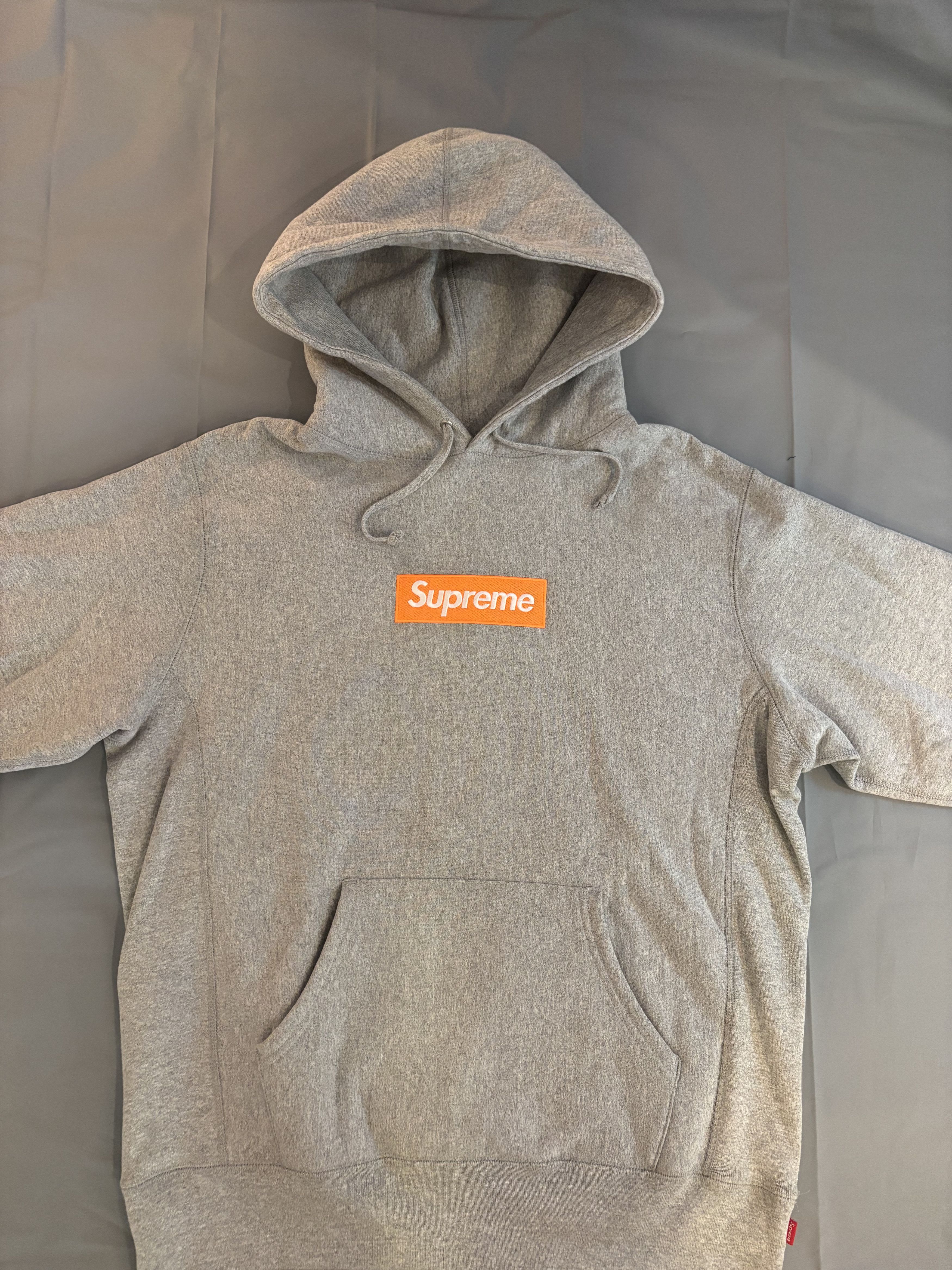 Supreme Sweat à capuche Supreme gris logo orange en tbe Size US L / EU 52-54 / 3 - 6 Thumbnail
