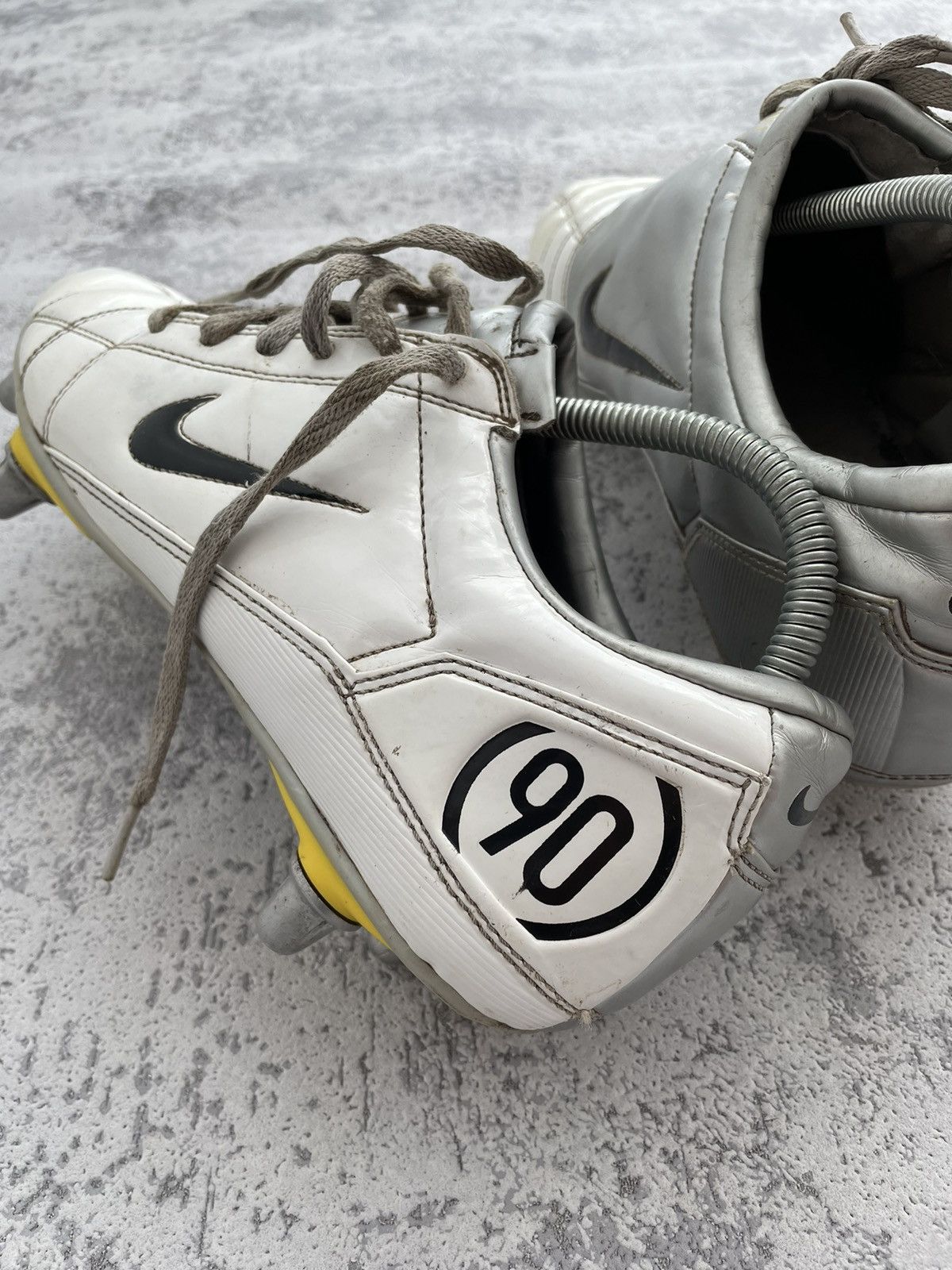 Nike Vintage Nike Total90 Air 2005 Silver Football Boots Size US 10 / EU 43 - 5 Thumbnail