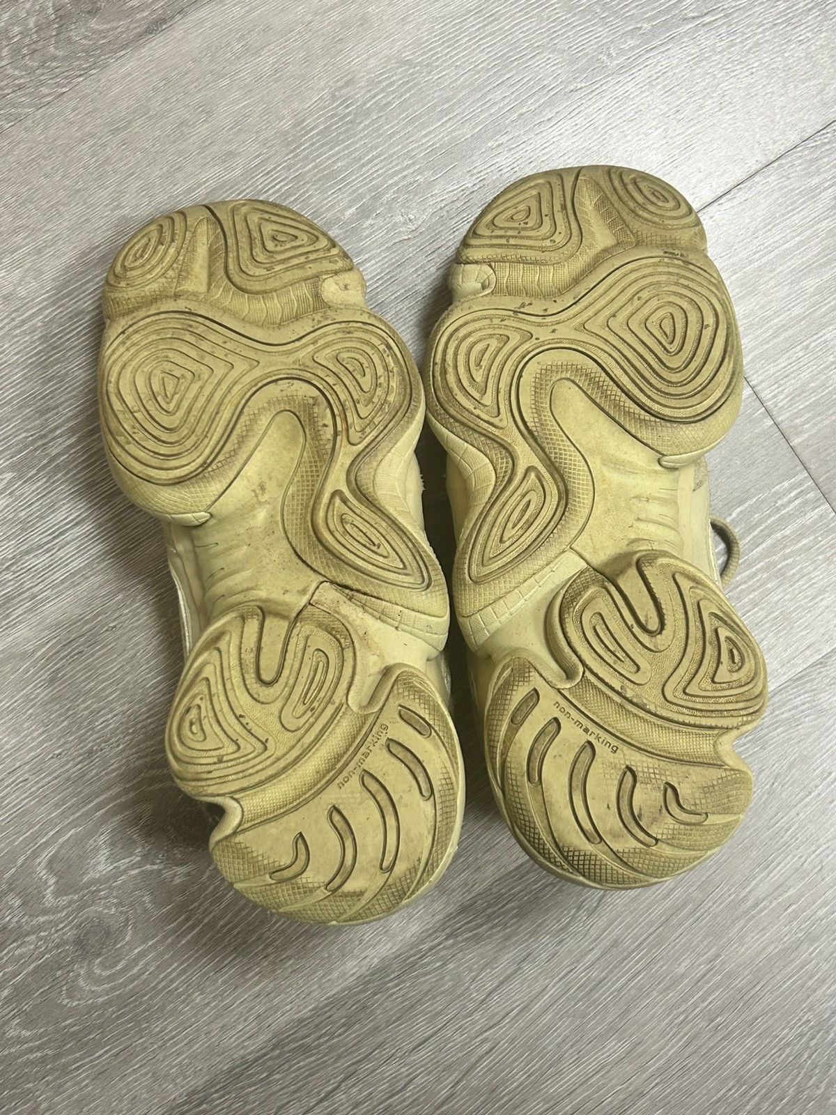 Yeezy Adidas Yeezy Super Moon Yellow 500 Size US 9.5 / EU 42-43 - 3 Thumbnail