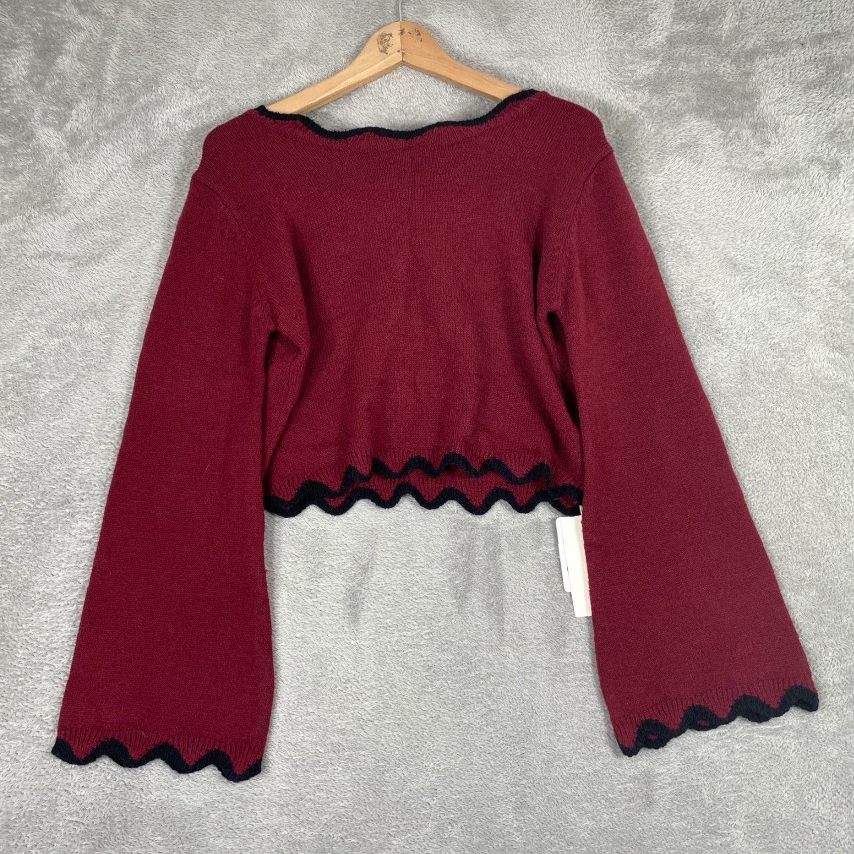 Bell VINTAGE Commense Sweater Womens Medium Red Bow Scalloped Cropped Bell Sleeve Coquette Size M / US 6-8 / IT 42-44 - 2 Thumbnail