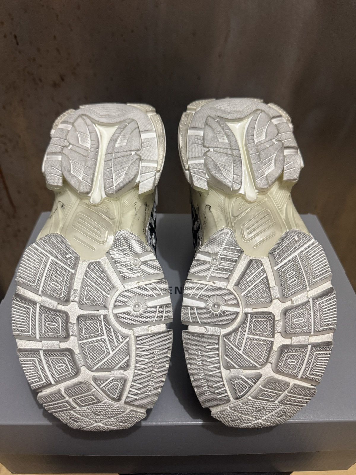 Balenciaga Balenciaga Runner Graffiti - White Size US 9 / IT 39 - 5 Thumbnail