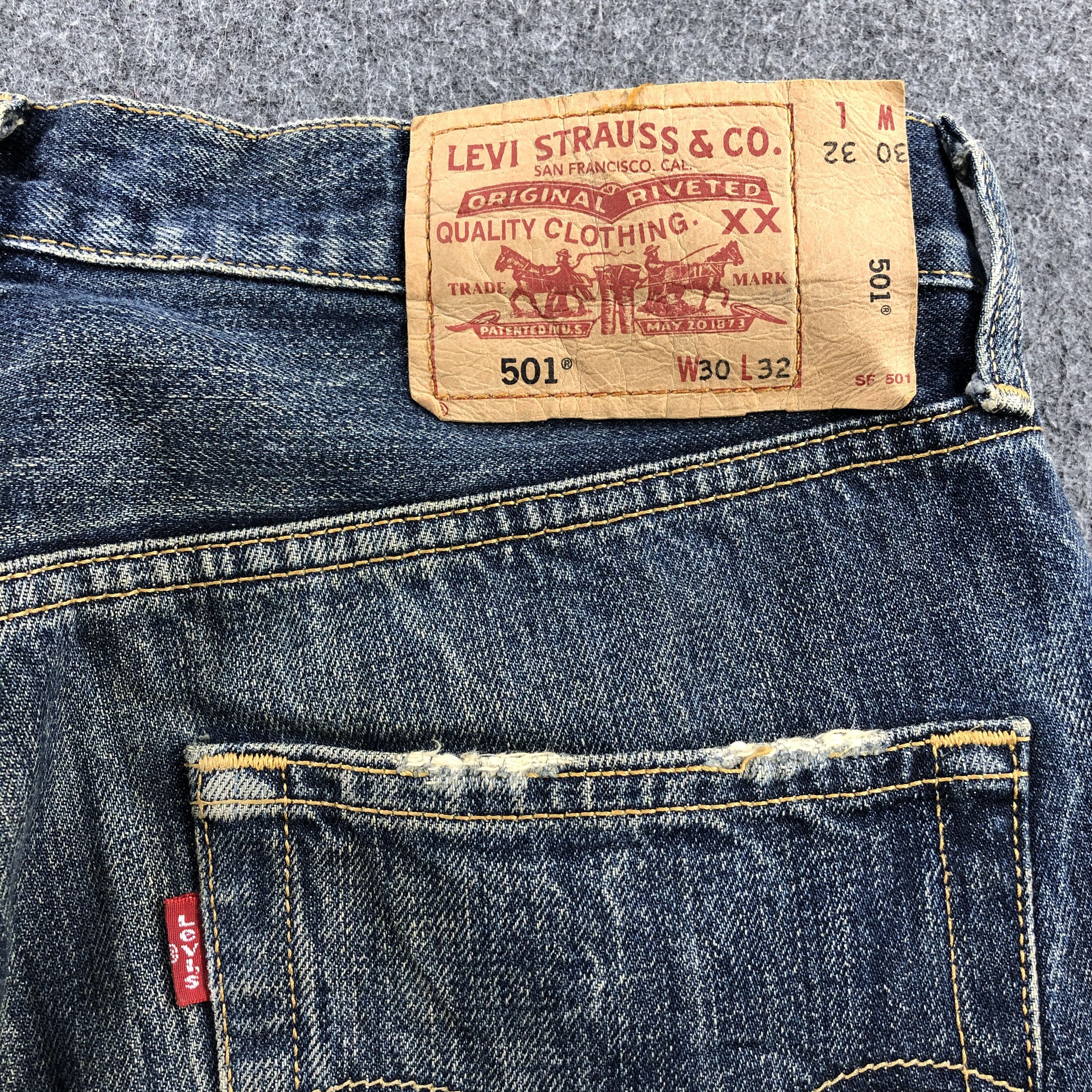 Levi's Vintage Levis 501 Jeans Dark Wash Denim KJ345 Size US 30 / EU 46 - 5 Thumbnail