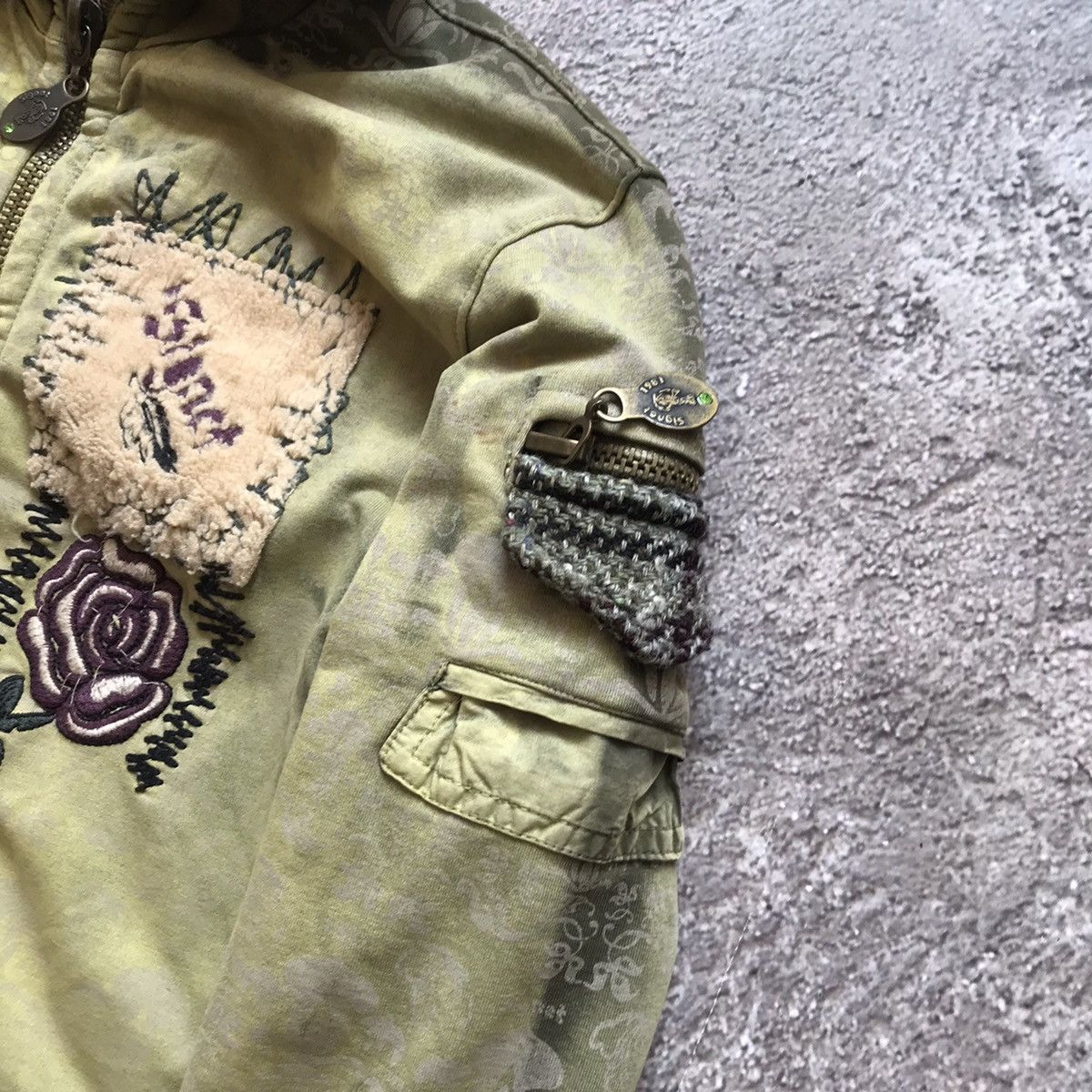 Vintage Vintage Y2K Distressed Bomber Jacket Abstract Graphic Street Size S / US 4 / IT 40 - 6 Thumbnail