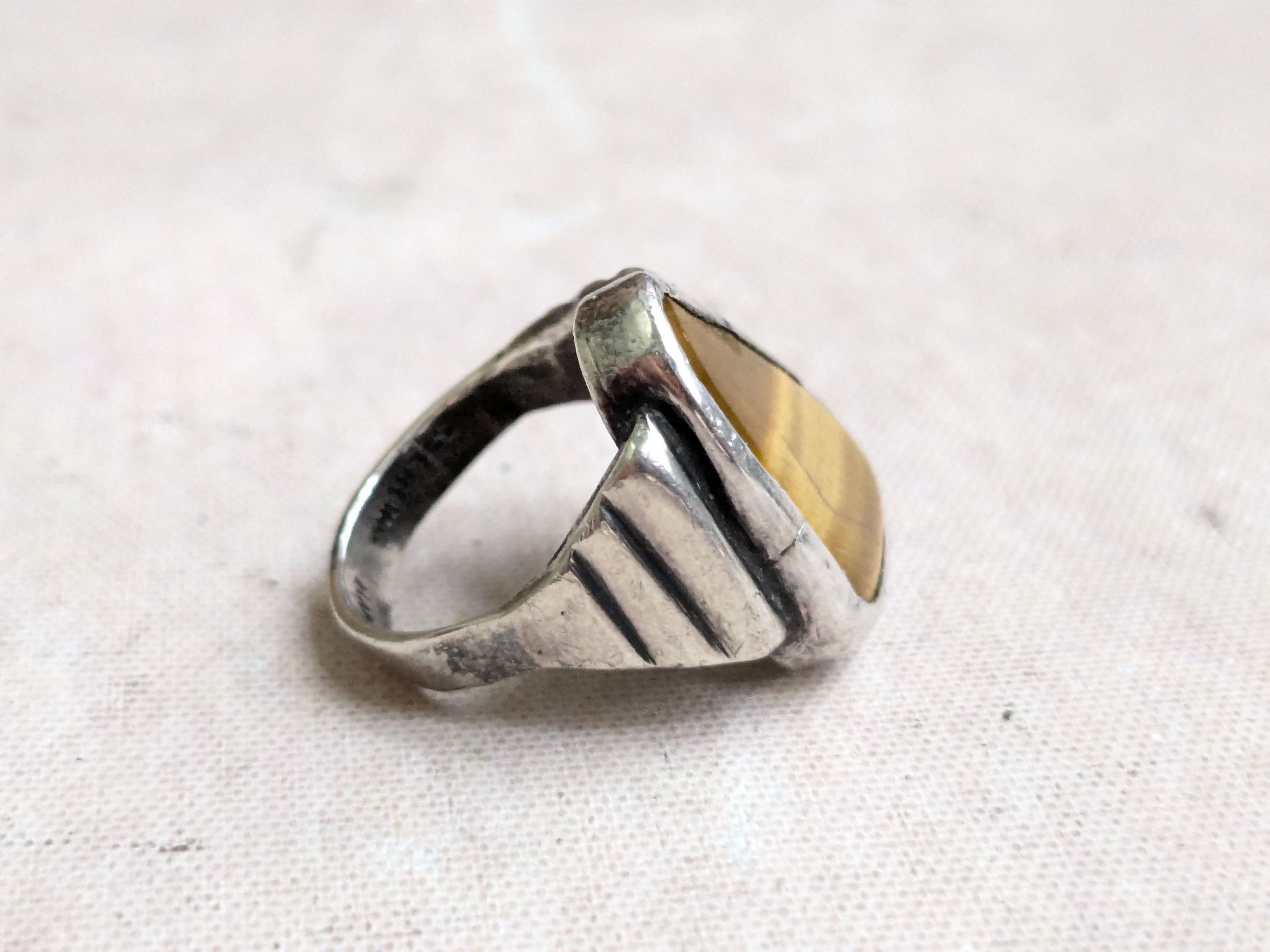 Sterling Silver Vintage Sterling Silver Ring Tiger's Eye Brown Handwrought 5 Size ONE SIZE - 7 Thumbnail