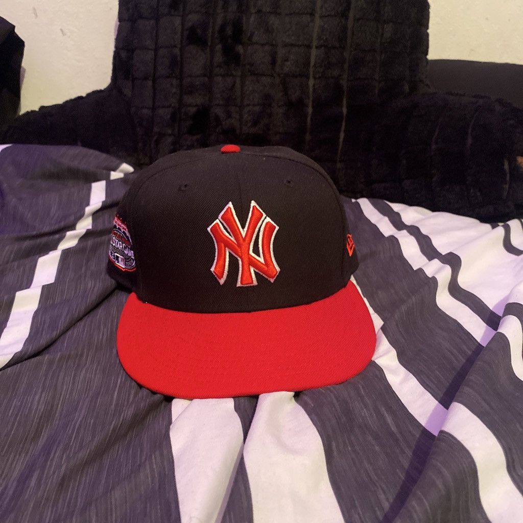 New Era 7 1/2 Black and Red New York Yankees Hat Size ONE SIZE - 1 Thumbnail