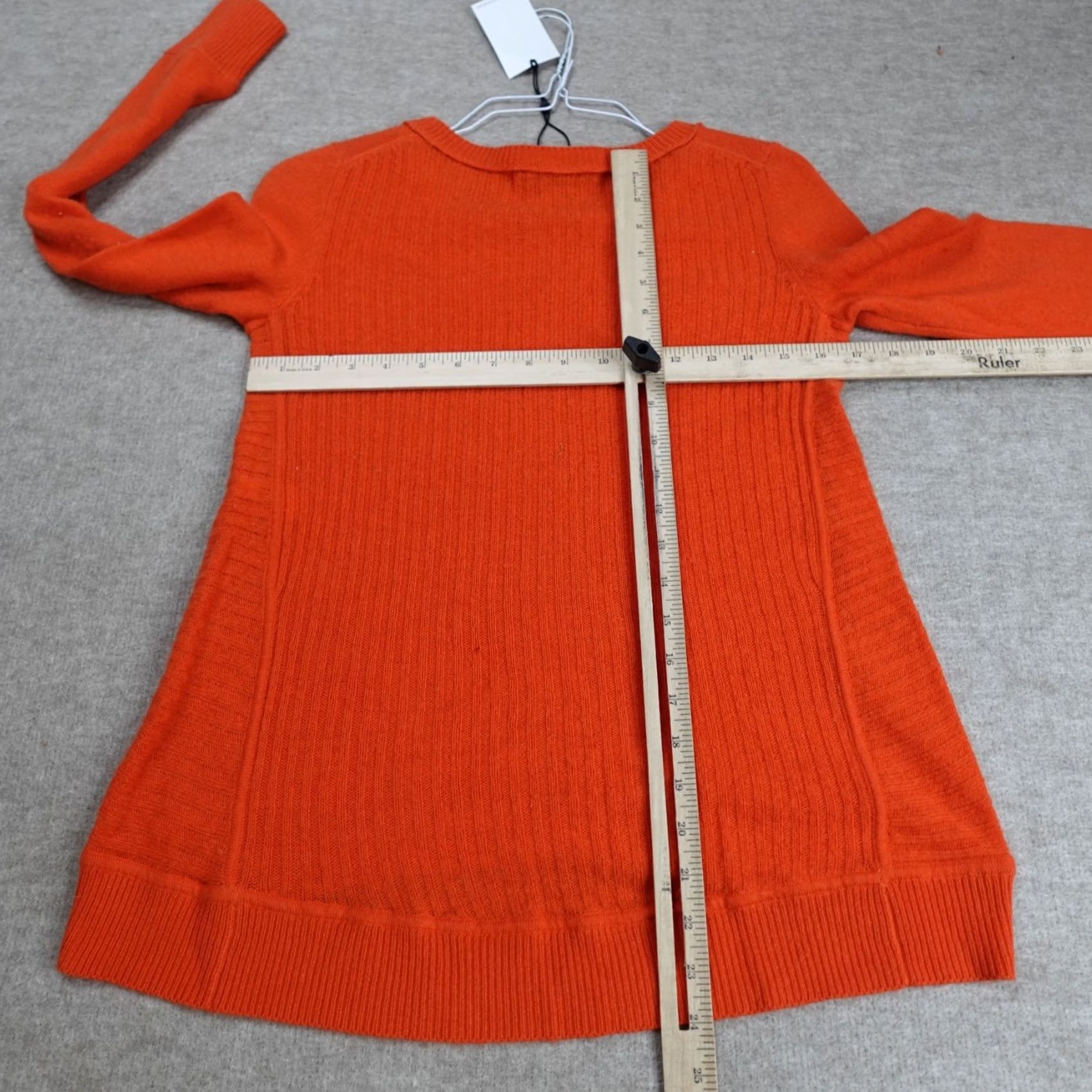 Diane von Furstenberg DVF Sweater Small Orange Wool Blend Kingston NEW READ Diane Von Furstenberg Women Pullover Crew Neck Long Sleeve Knits Casual Winter Spring Fall XS? Size S / US 4 / IT 40 - 2 Thumbnail