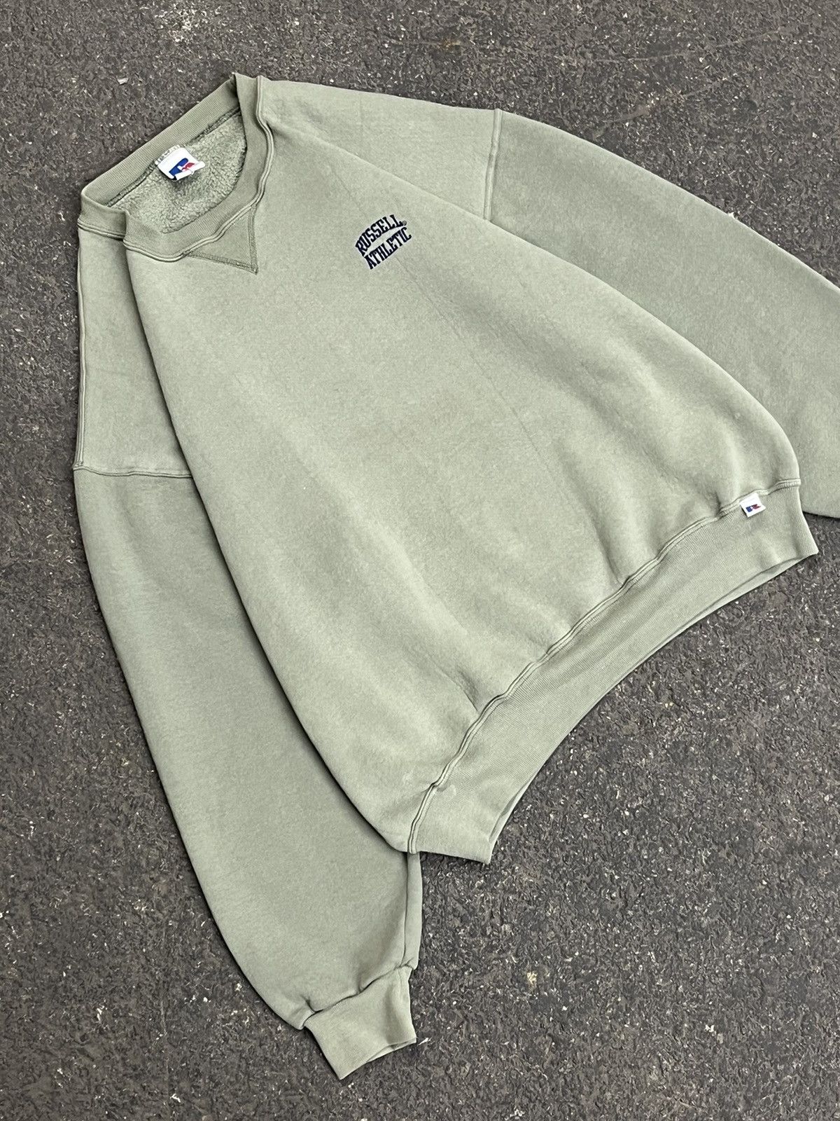 Russell Athletic × Vintage Russell athletic pistachio green earth tone boxy fit rare Size US XL / EU 56 / 4 - 1 Thumbnail