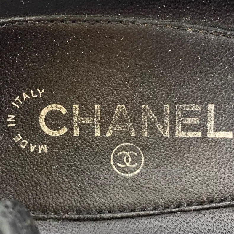 Chanel Chanel Black logo Velcro casual flat sandals Size US 7.5 / IT 37.5 - 7 Thumbnail