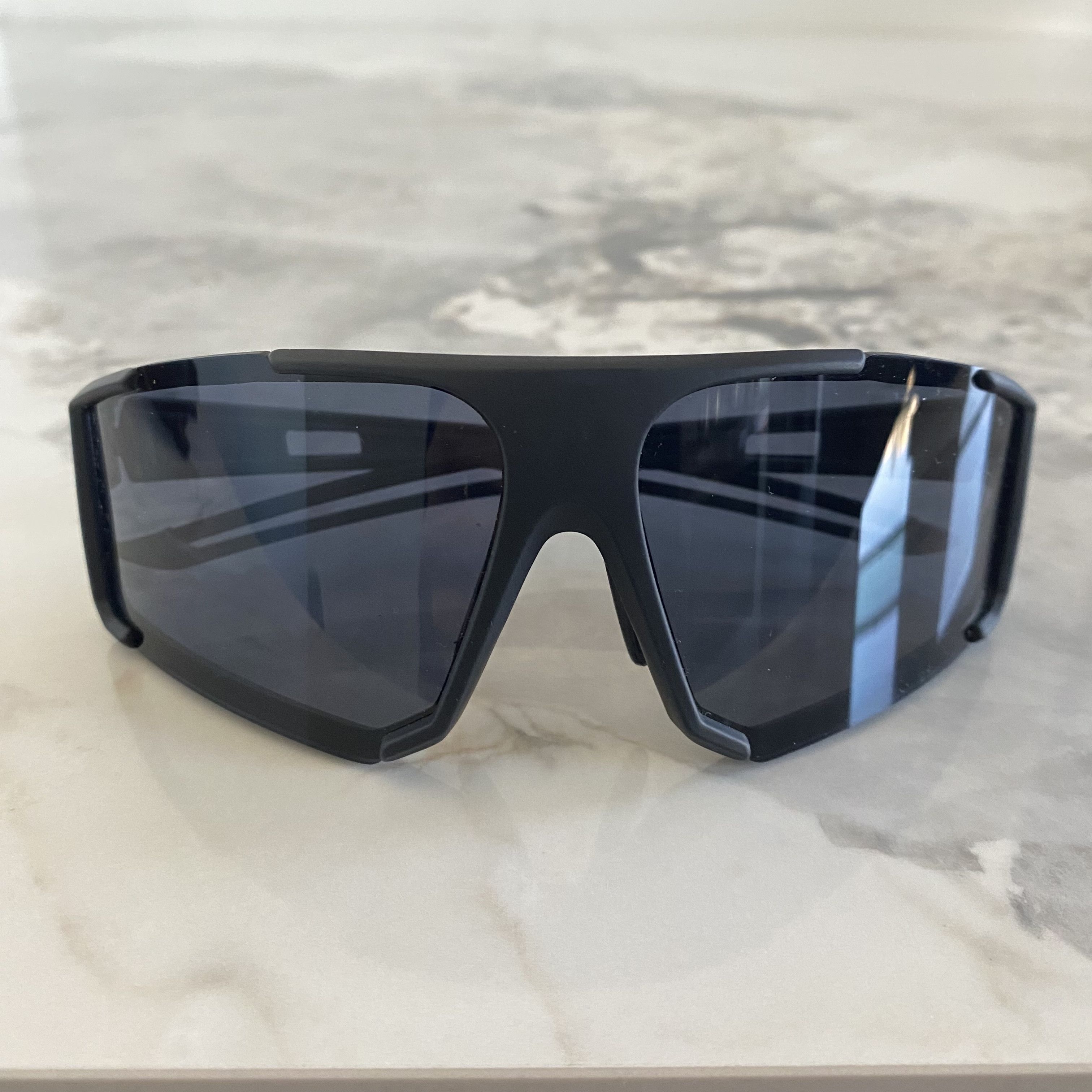 Vintage Black Futuristic Matrix Sporty Sunglasses Size ONE SIZE - 1 Thumbnail